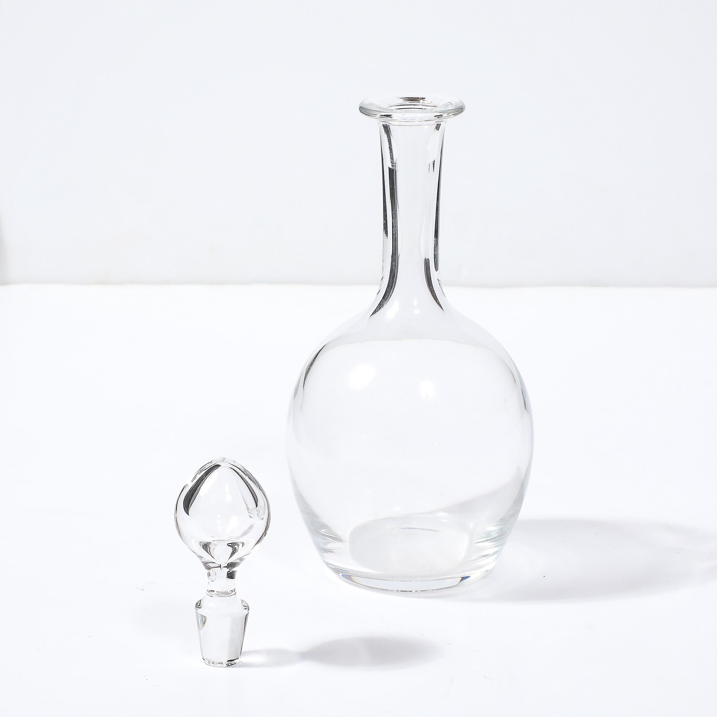 Decanter di cristallo modernista di metà secolo con tappo a goccia firmato Baccarat in vendita 3