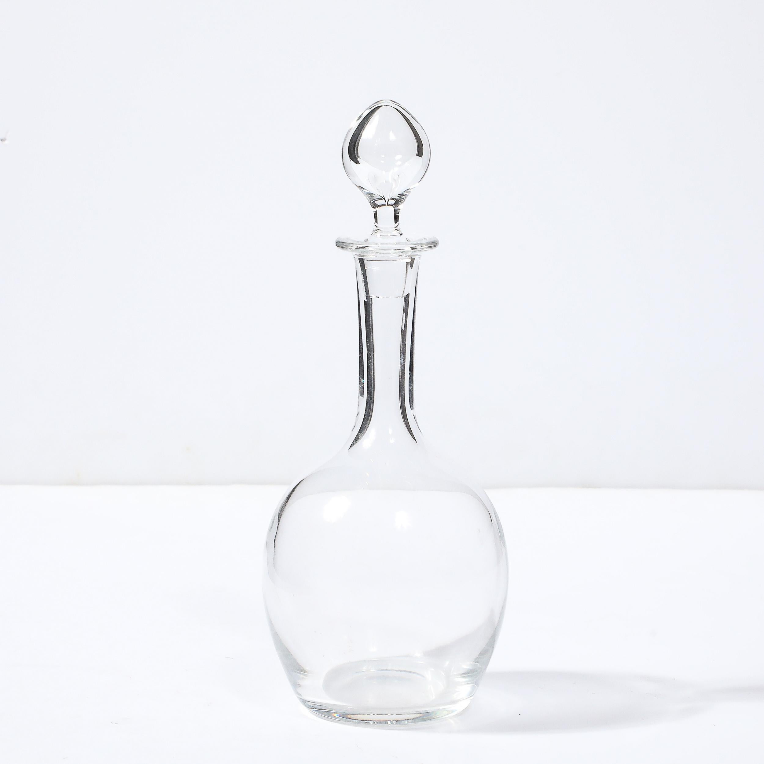 Decanter di cristallo modernista di metà secolo con tappo a goccia firmato Baccarat in vendita 2