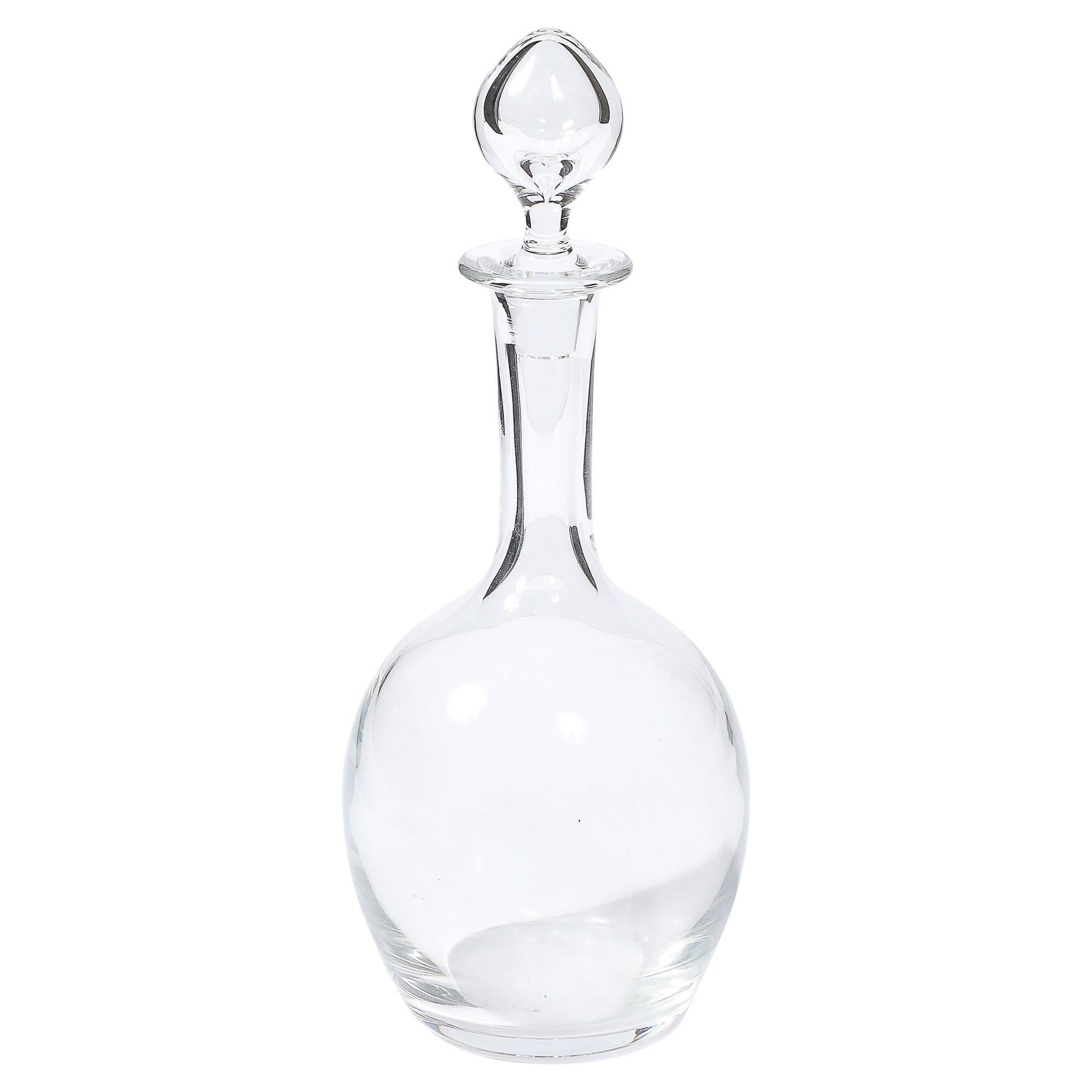 Decantador de cristal modernista de mediados de siglo con tapón en forma de gota Firmado Baccarat