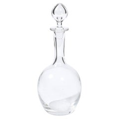 Carafe moderniste du milieu du siècle dernier avec bouchon en forme de goutte signée Baccarat