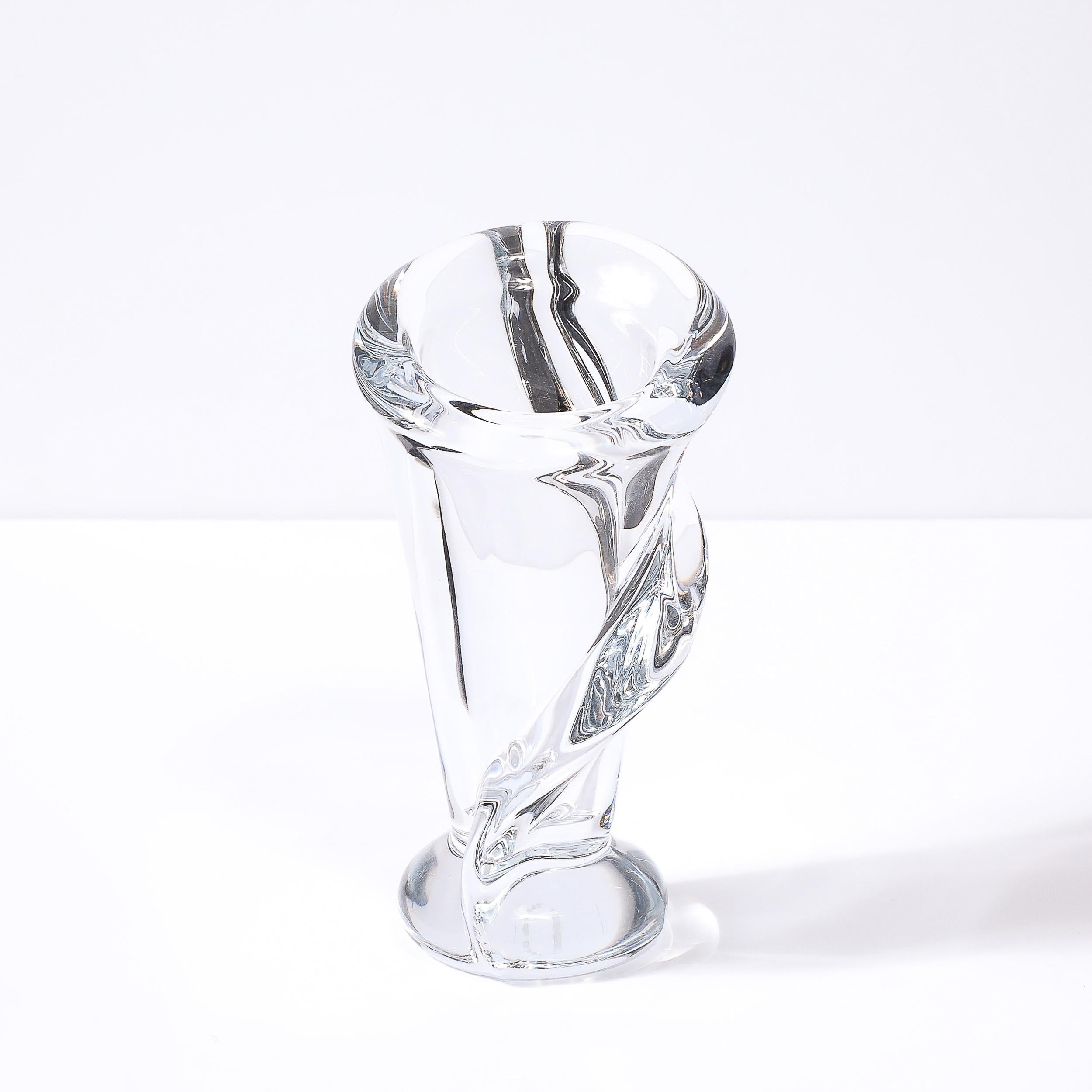 Jarrón de cristal modernista de mediados de siglo con hélice simple amorfa firmado Art Vannes Moderno de mediados de siglo en venta
