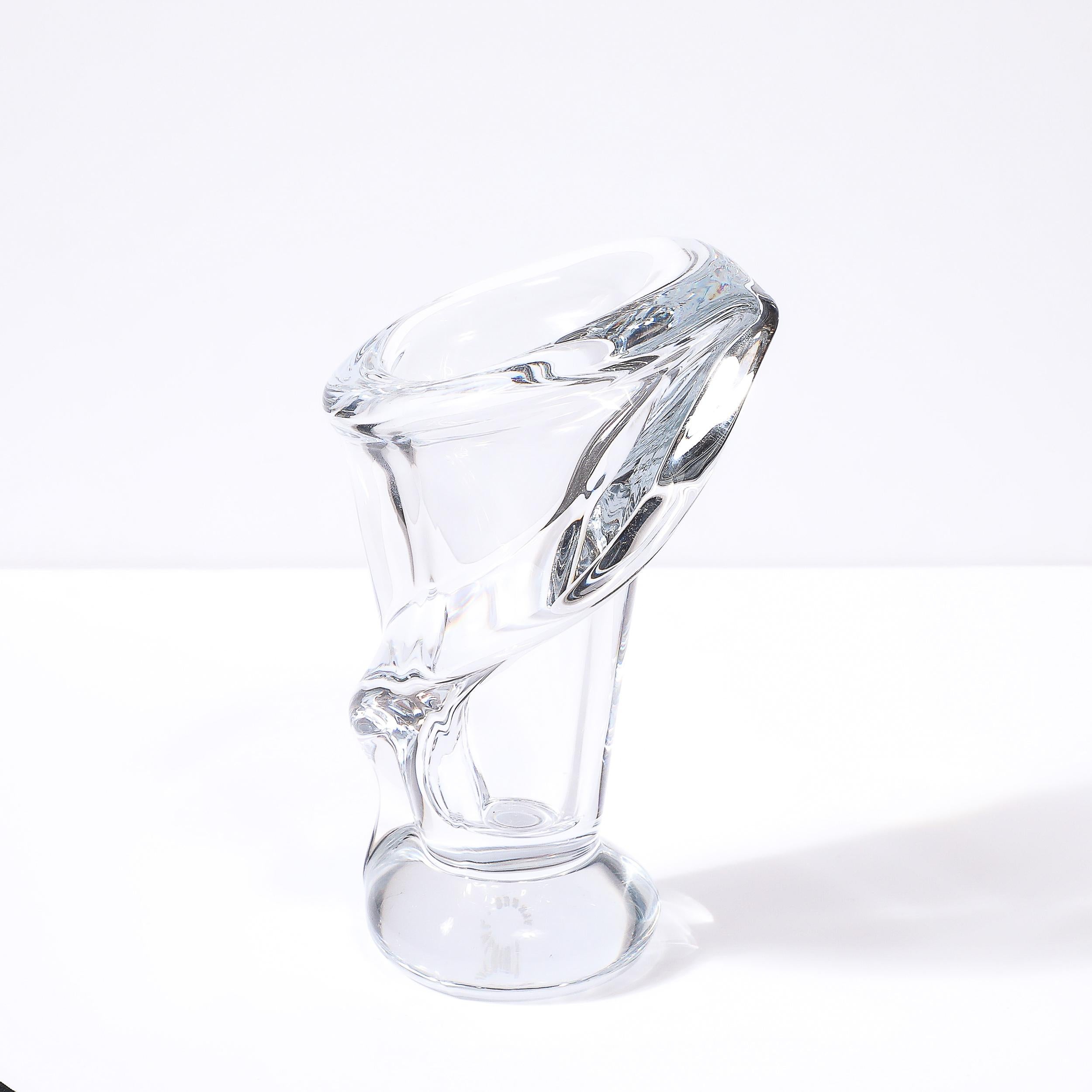 Jarrón de cristal modernista de mediados de siglo con hélice simple amorfa firmado Art Vannes en venta 1