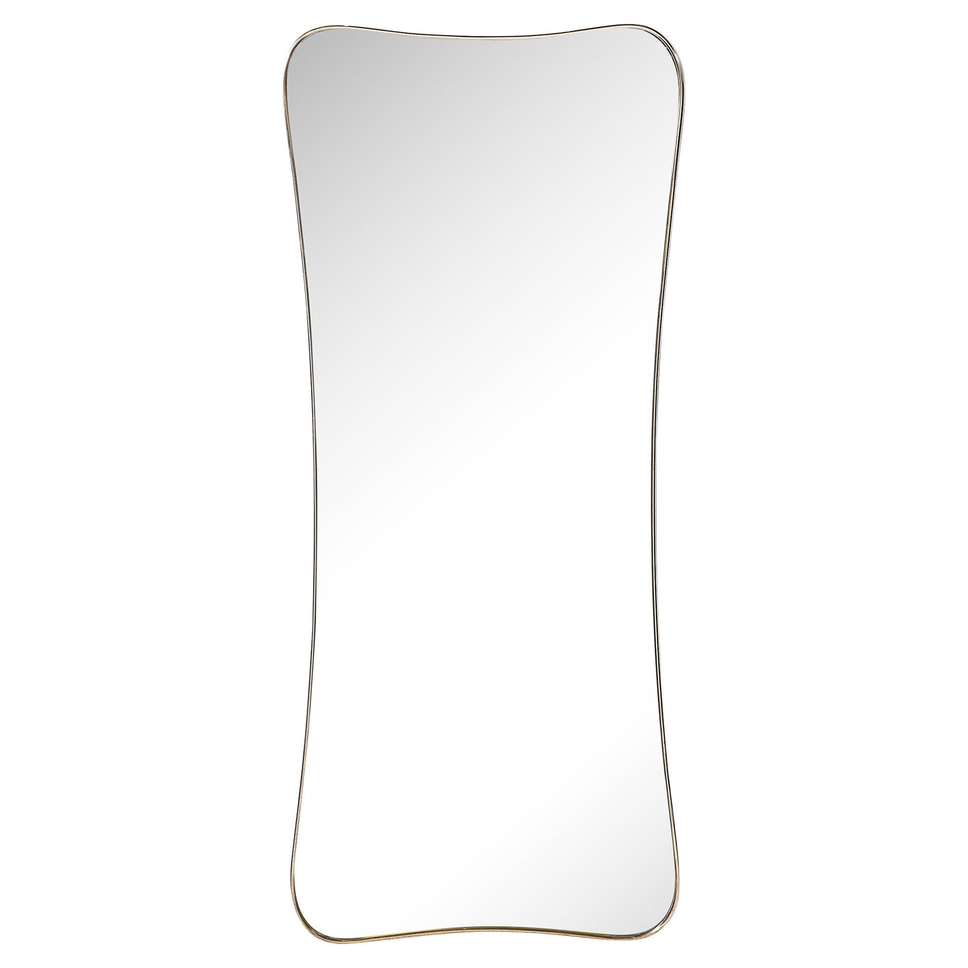 Specchio curvilineo a forma di clessidra avvolto in ottone della metà del secolo scorso