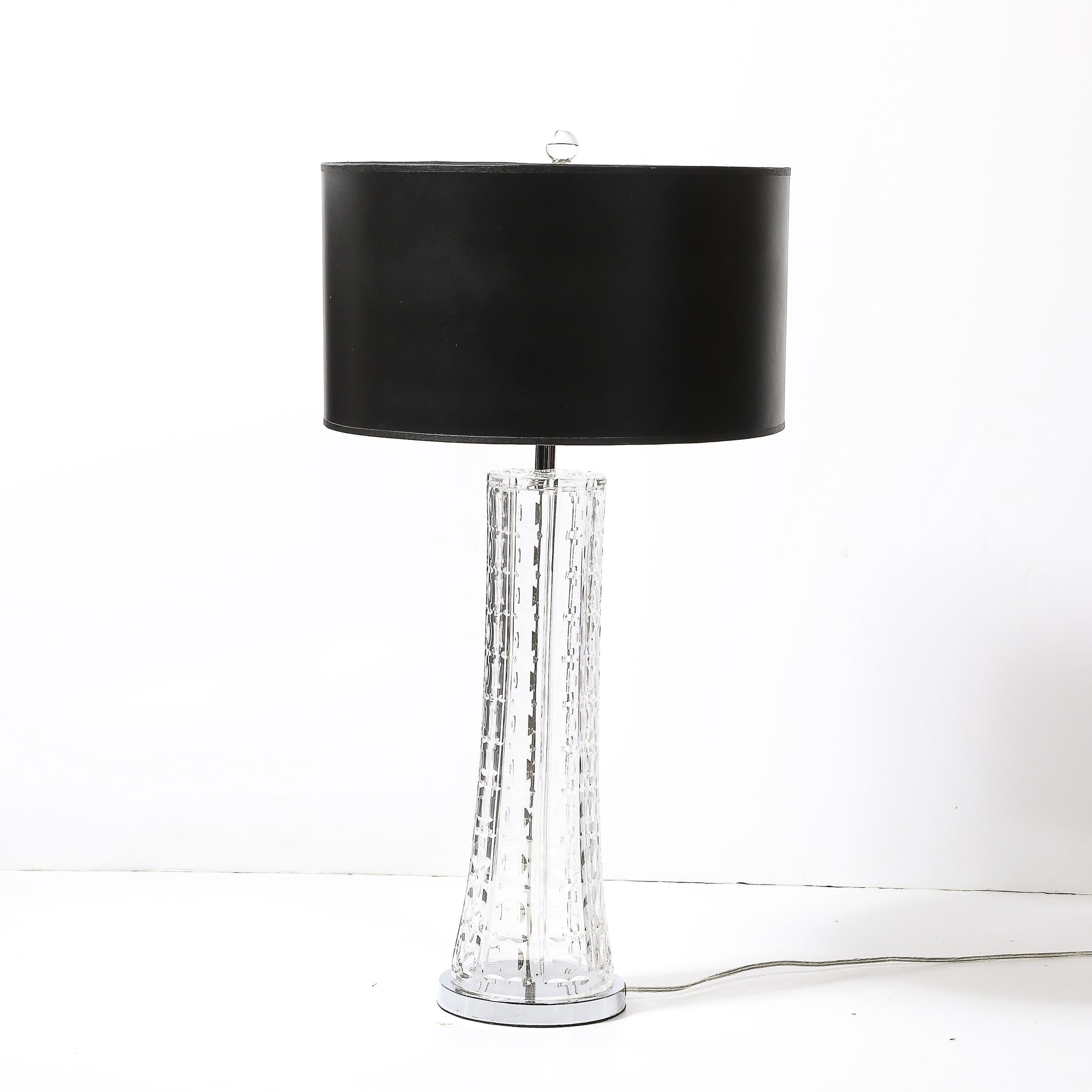 Lampe de table en cristal taillé sur socle chromé, moderniste du milieu du siècle dernier Excellent état - En vente à New York, NY