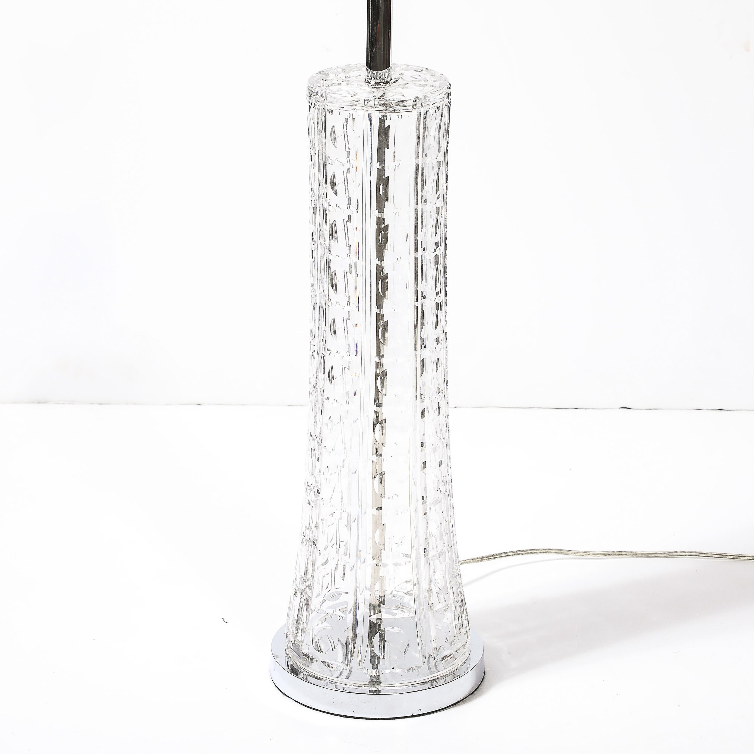 Cristal Lampe de table en cristal taillé sur socle chromé, moderniste du milieu du siècle dernier en vente