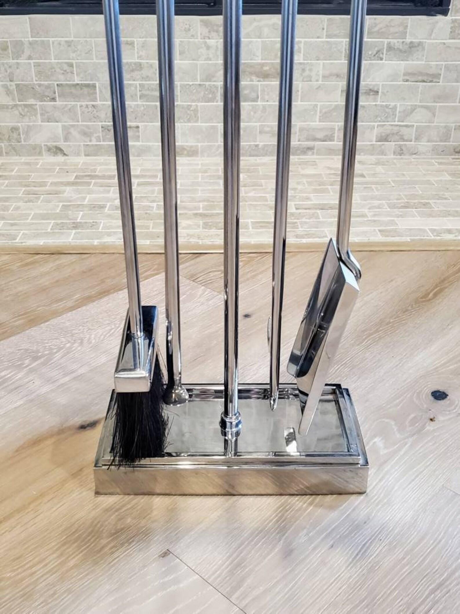 Set di utensili per caminetto in acciaio cromato di Danny Alessandro, modernista, del metà secolo. In condizioni buone in vendita a Forney, TX
