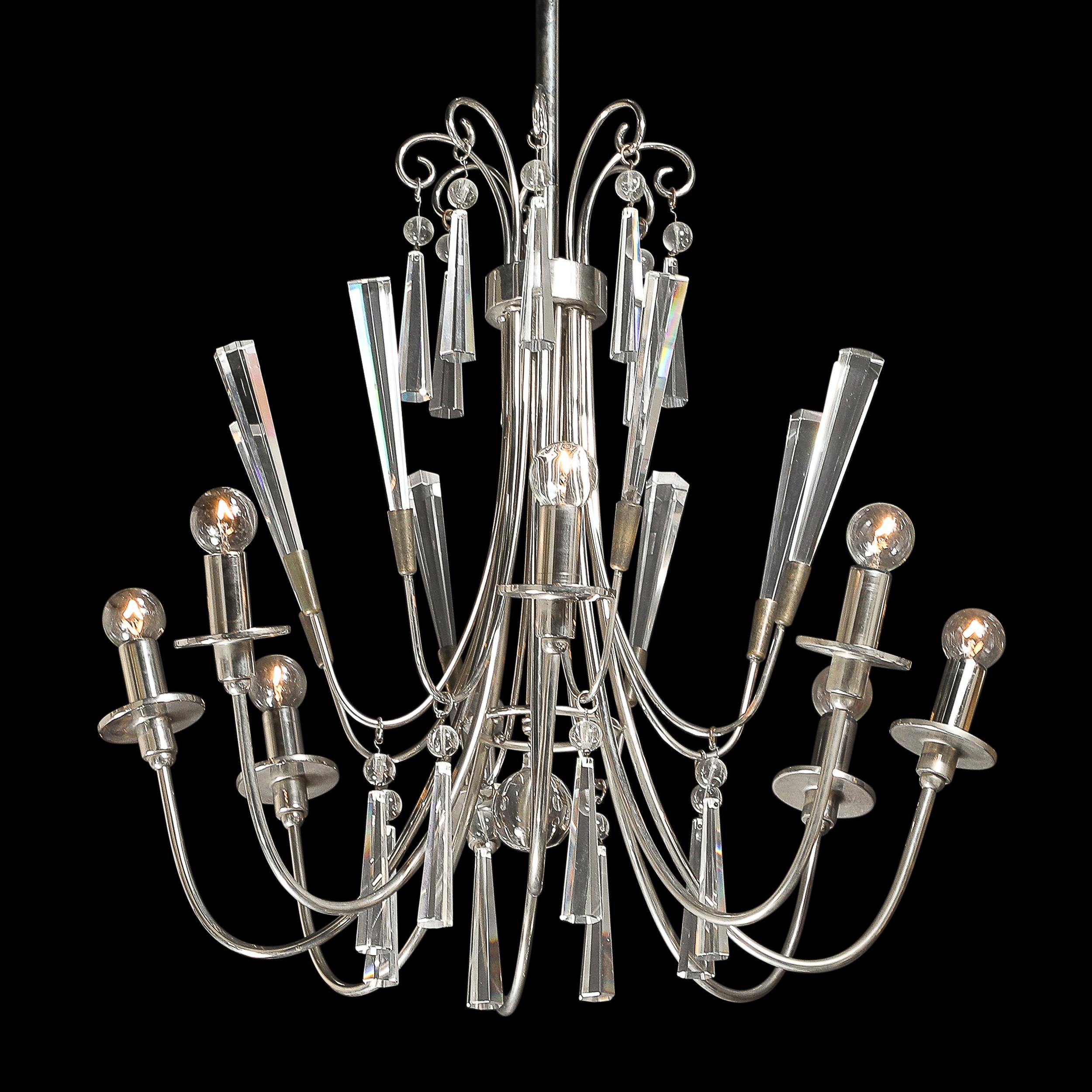 Mid-Century moderno Lampadario a otto bracci in cristallo tagliato e nichel lucido in stile Mid-Century Modernist in vendita