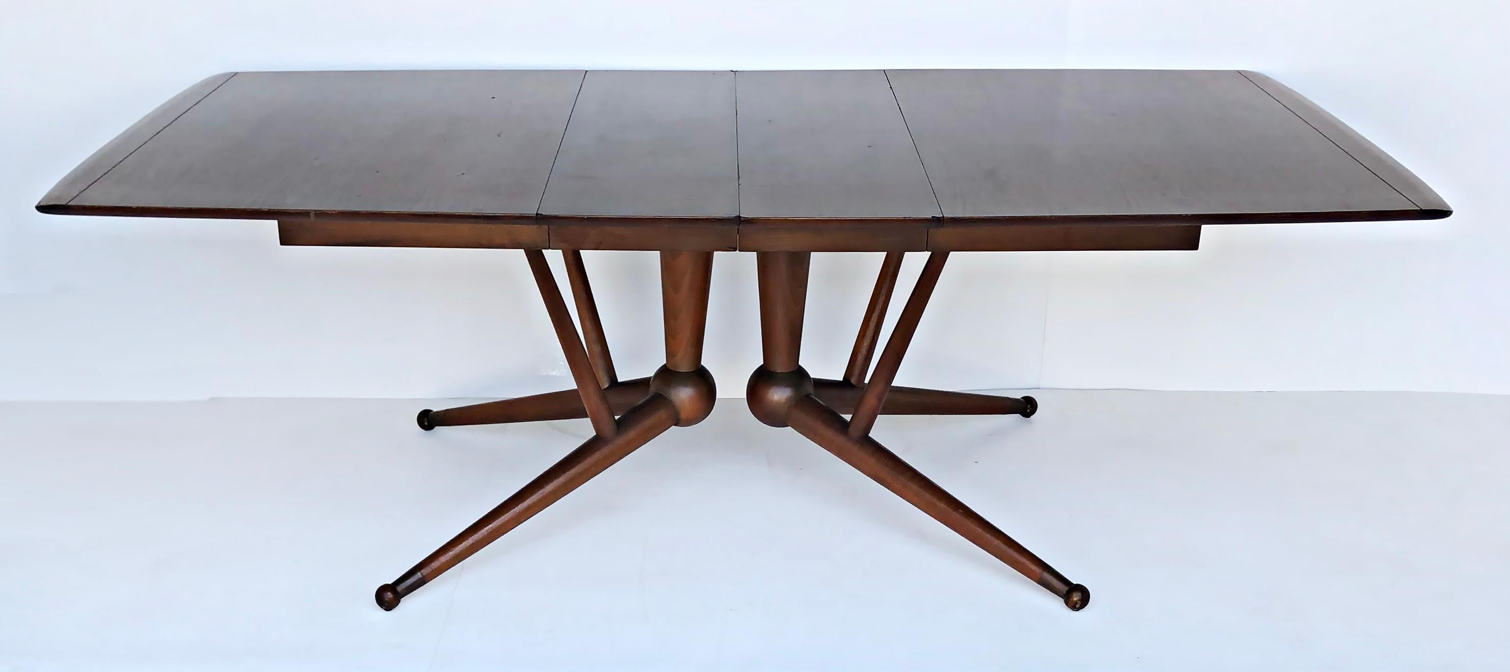 Mesa de Comedor Expandible Modernista Americana de Mitad de Siglo con Dos Hojas de Madera - como se muestra en el listado
$8,000
Más
Sillas de comedor modernistas americanas de mediados de siglo, juego de 6, 2 brazos, 4 lados
6.000 $ por juego -
