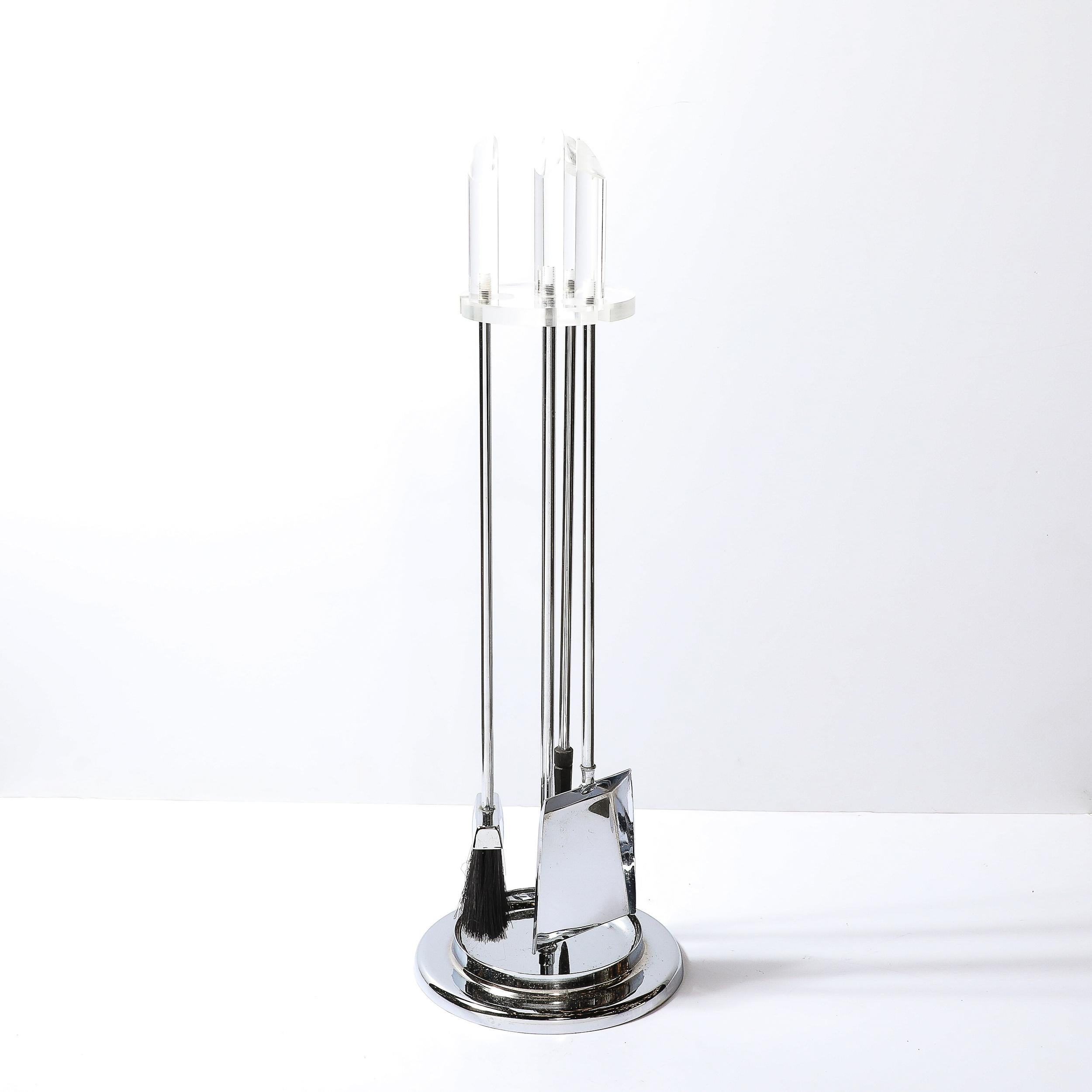 Mid-Century Modern Ensemble d'outils de feu en Lucite et Chrome, moderniste du milieu du siècle en vente