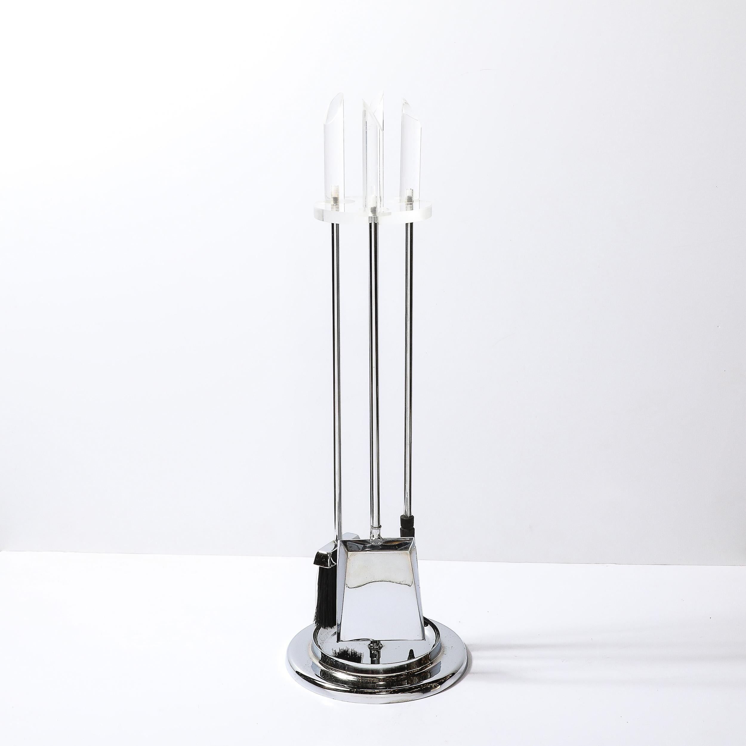 Fin du 20e siècle Ensemble d'outils de feu en Lucite et Chrome, moderniste du milieu du siècle en vente