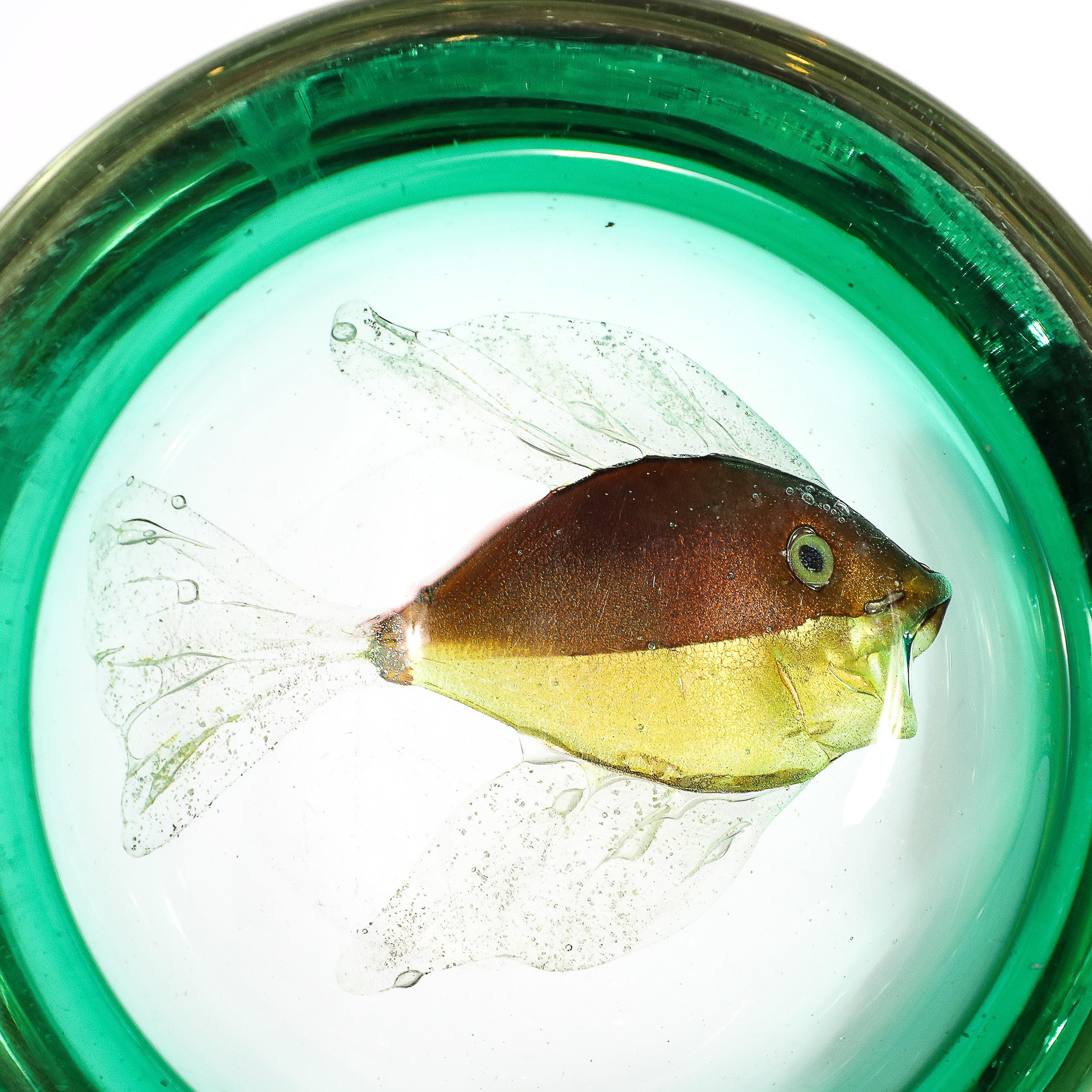 Mid-Century Modernist Fish Motif Hand-Blown Murano Glass Bowl by Alfredo Barbini For Sale 9