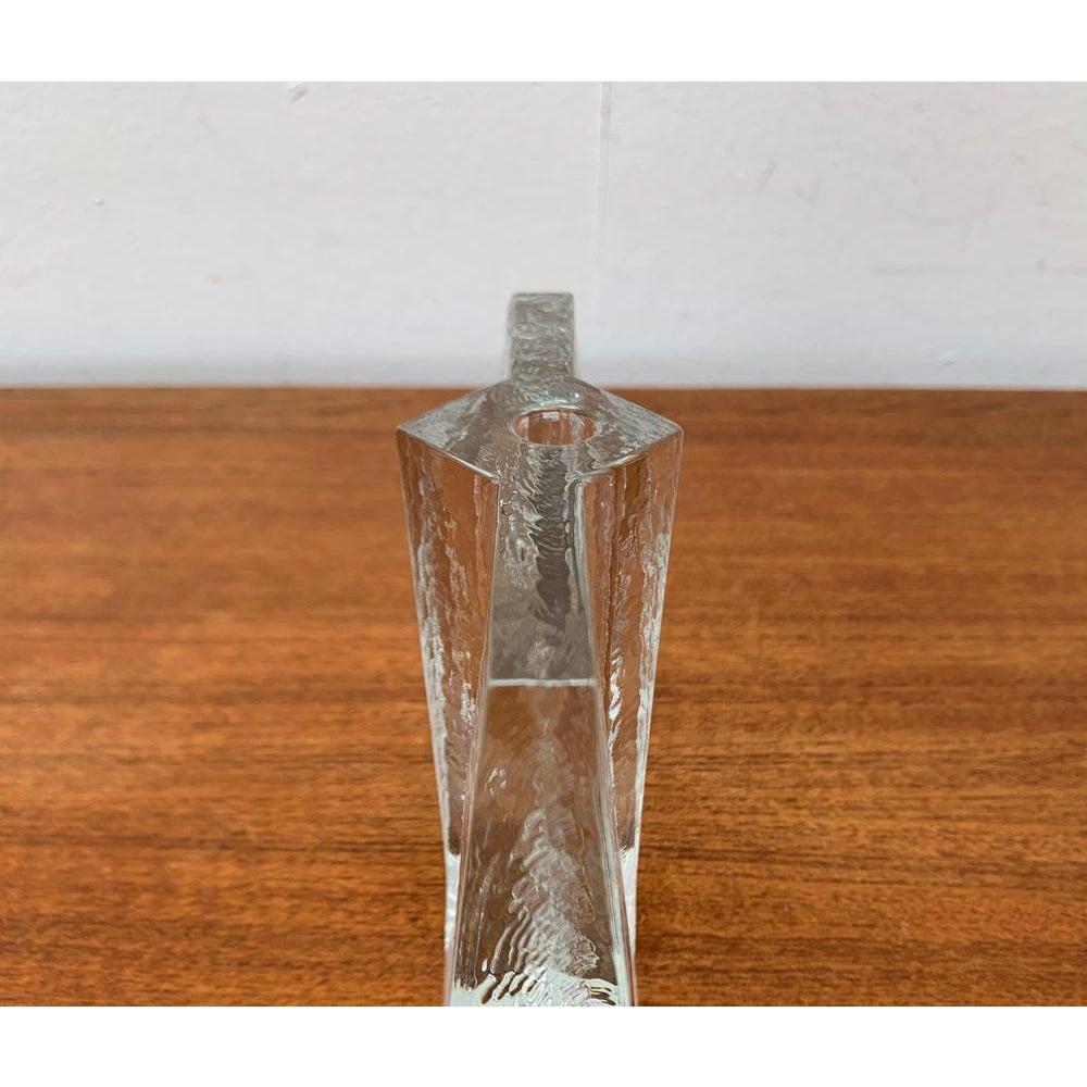 Mid-Century Modernist Glass Block Vase, 1960s, in Very Good conditions. Designed 1960 to 1969.

Additional information:
Materials: Glass
Style: Mid-Century Modern
Item Type: Vintage, Antique or Pre-owned
Dimensions: 5.12ʺW × 1.57ʺD ×