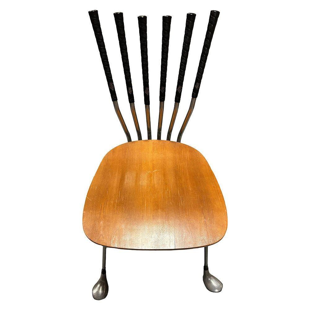 Original 1950's Golf Couchtisch und Stühle Novelty mit zwei Stühlen und einer Glasplatte Beistelltisch aus echten Golfschlägern gefertigt. Dieses Set ist perfekt für Golfliebhaber und Modernisten. Es kombiniert moderne Stilelemente von Unternehmen
