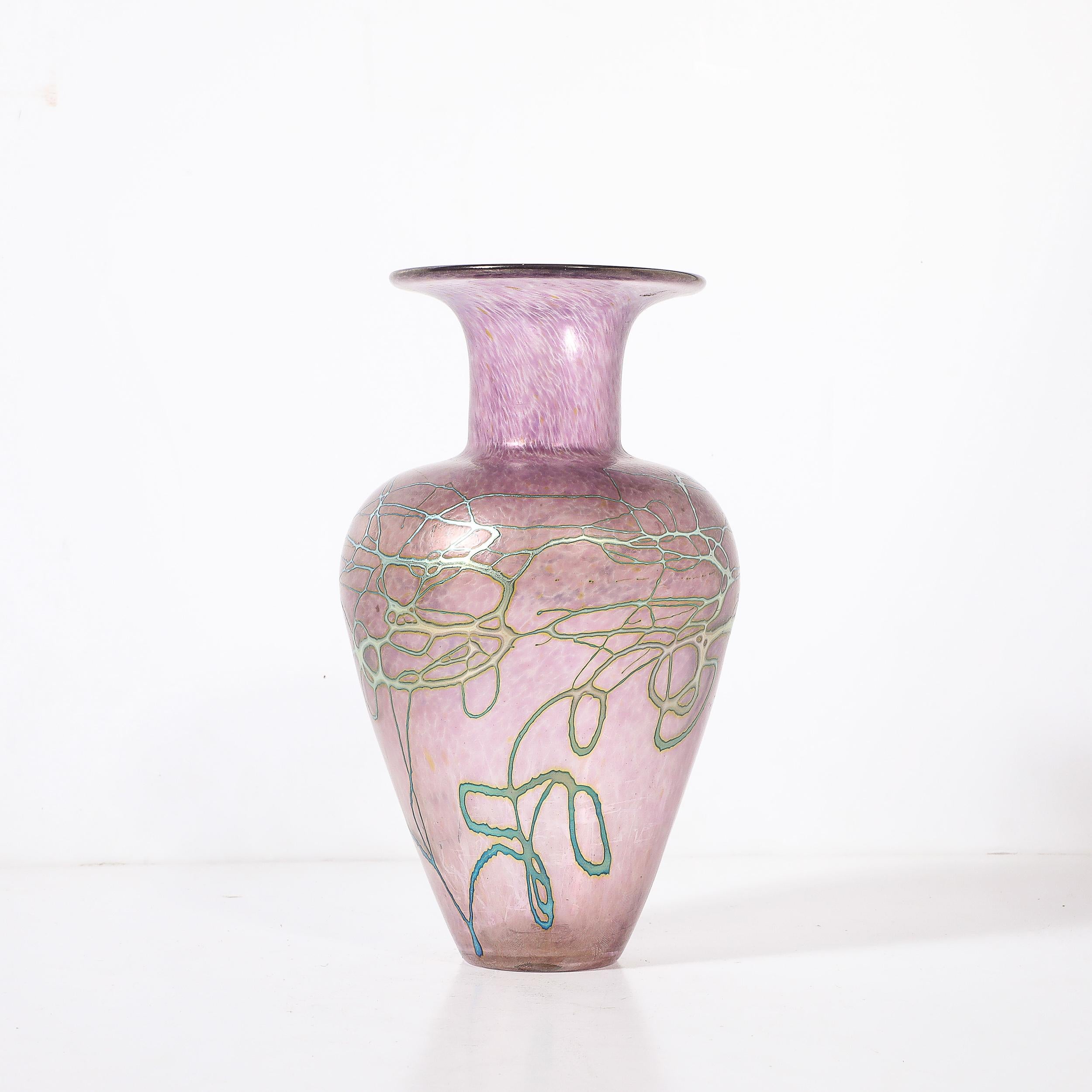 Vetro Vaso in vetro artistico soffiato a mano modernista di metà secolo firmato Robert Held in vendita
