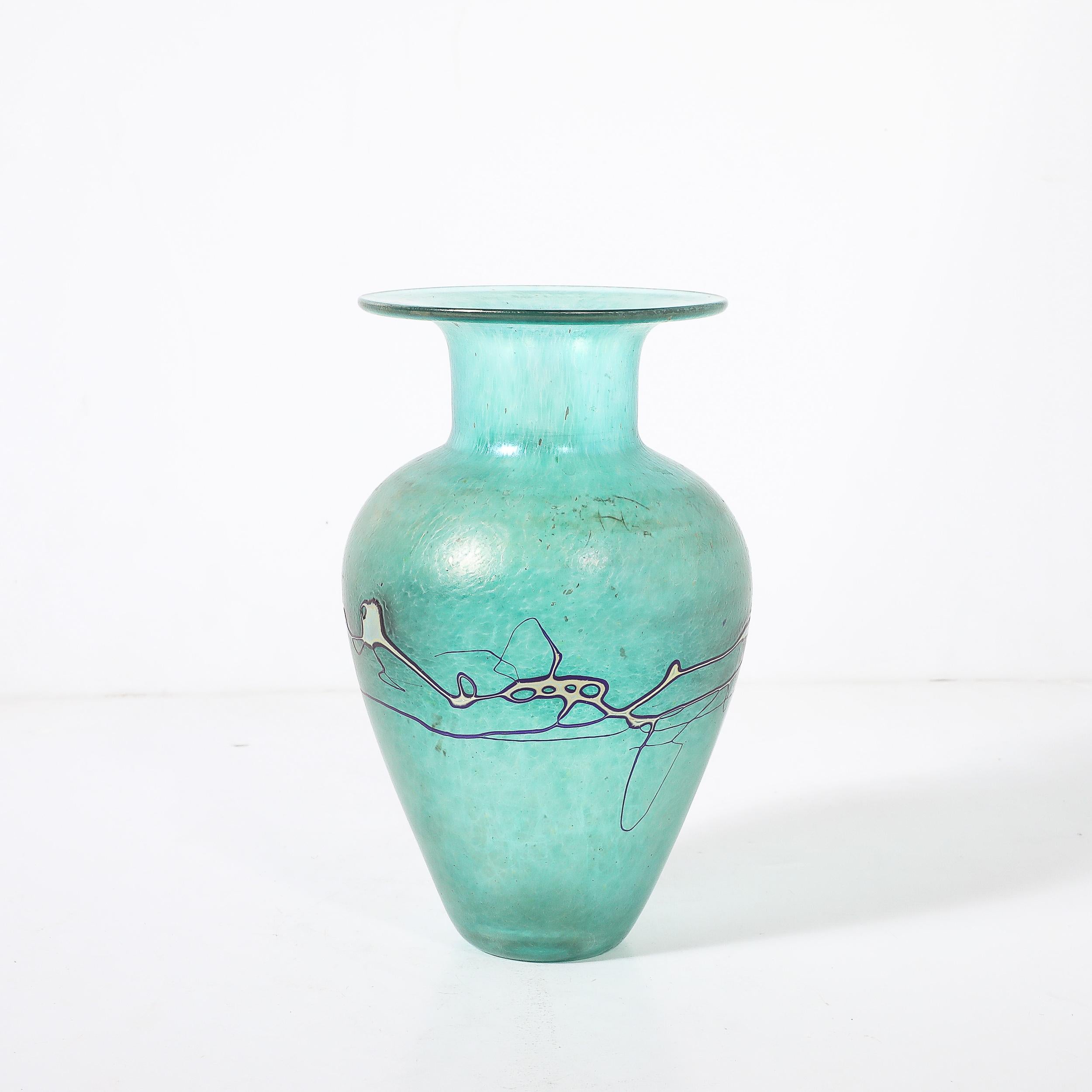 Vaso in vetro artistico soffiato a mano modernista di metà secolo firmato Robert Held in vendita 2