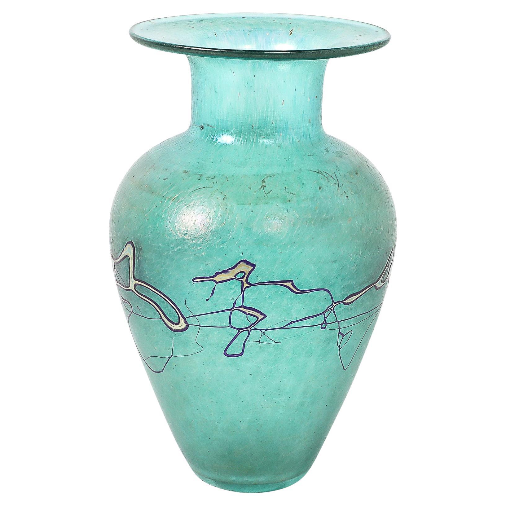 Vaso in vetro artistico soffiato a mano modernista di metà secolo firmato Robert Held