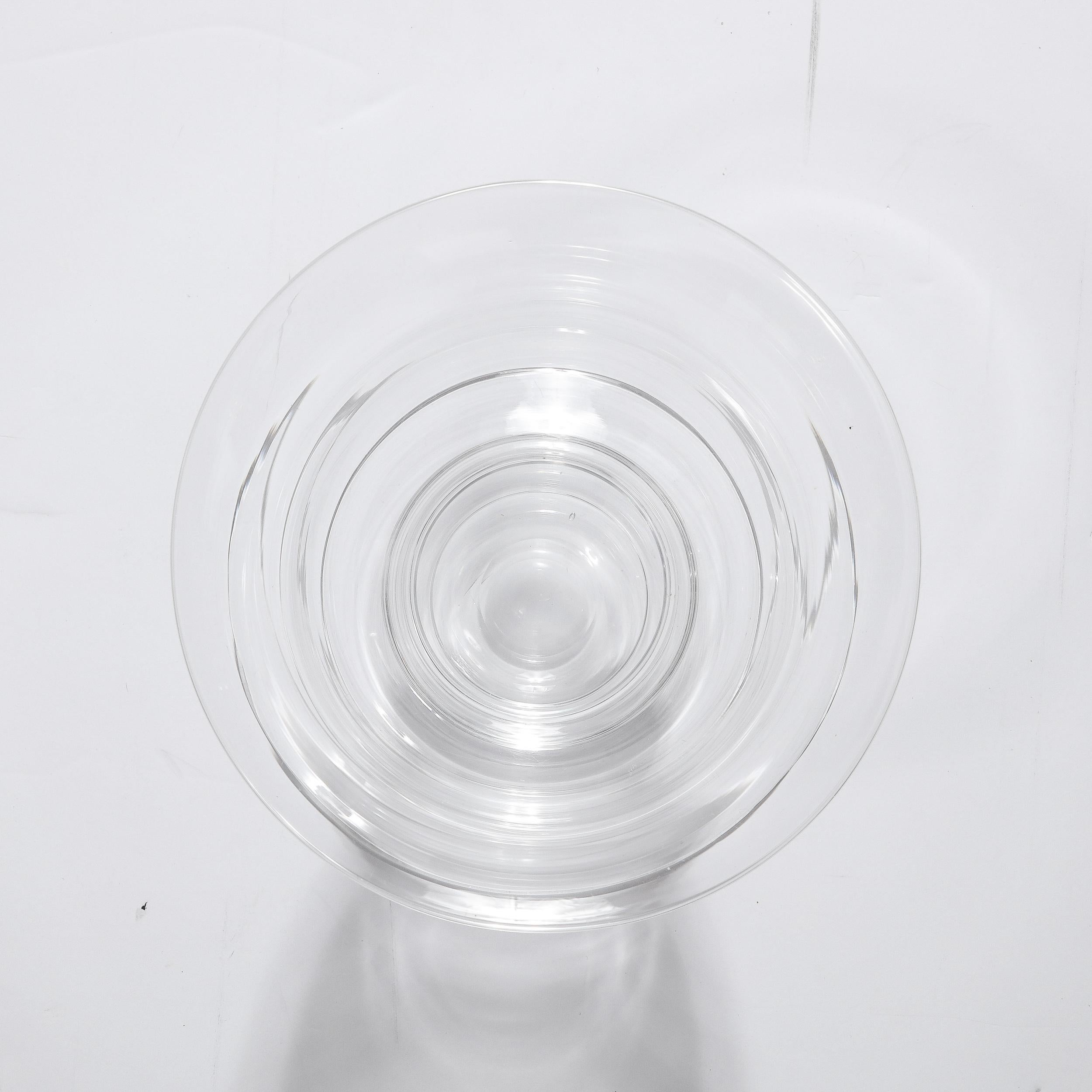 Modernistische mundgeblasene Glasvase aus der Mitte des Jahrhunderts, signiert Steuben im Angebot 4