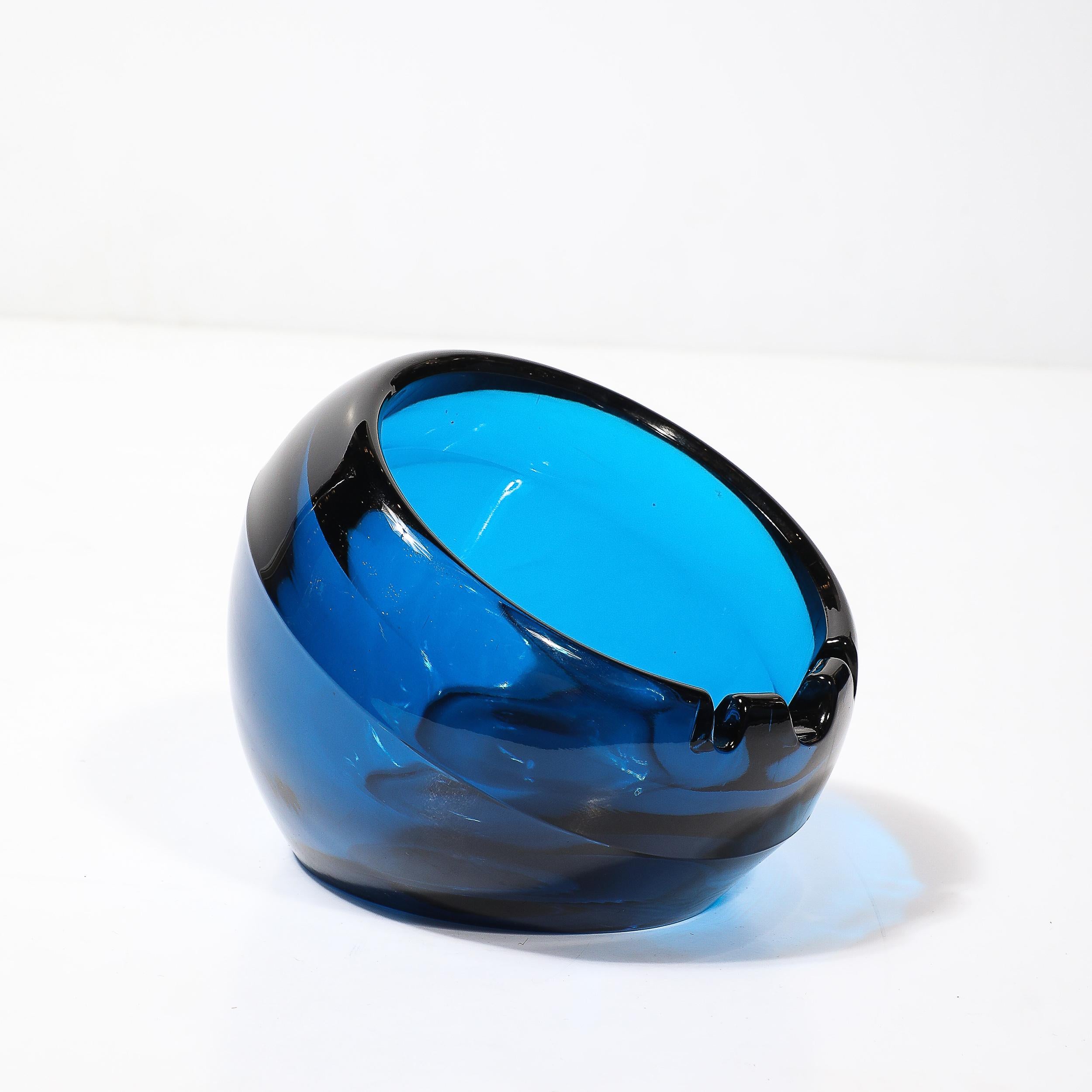 Piatto/vassoio in vetro blu cobalto di Murano soffiato a mano, della metà del secolo scorso. in vendita 4