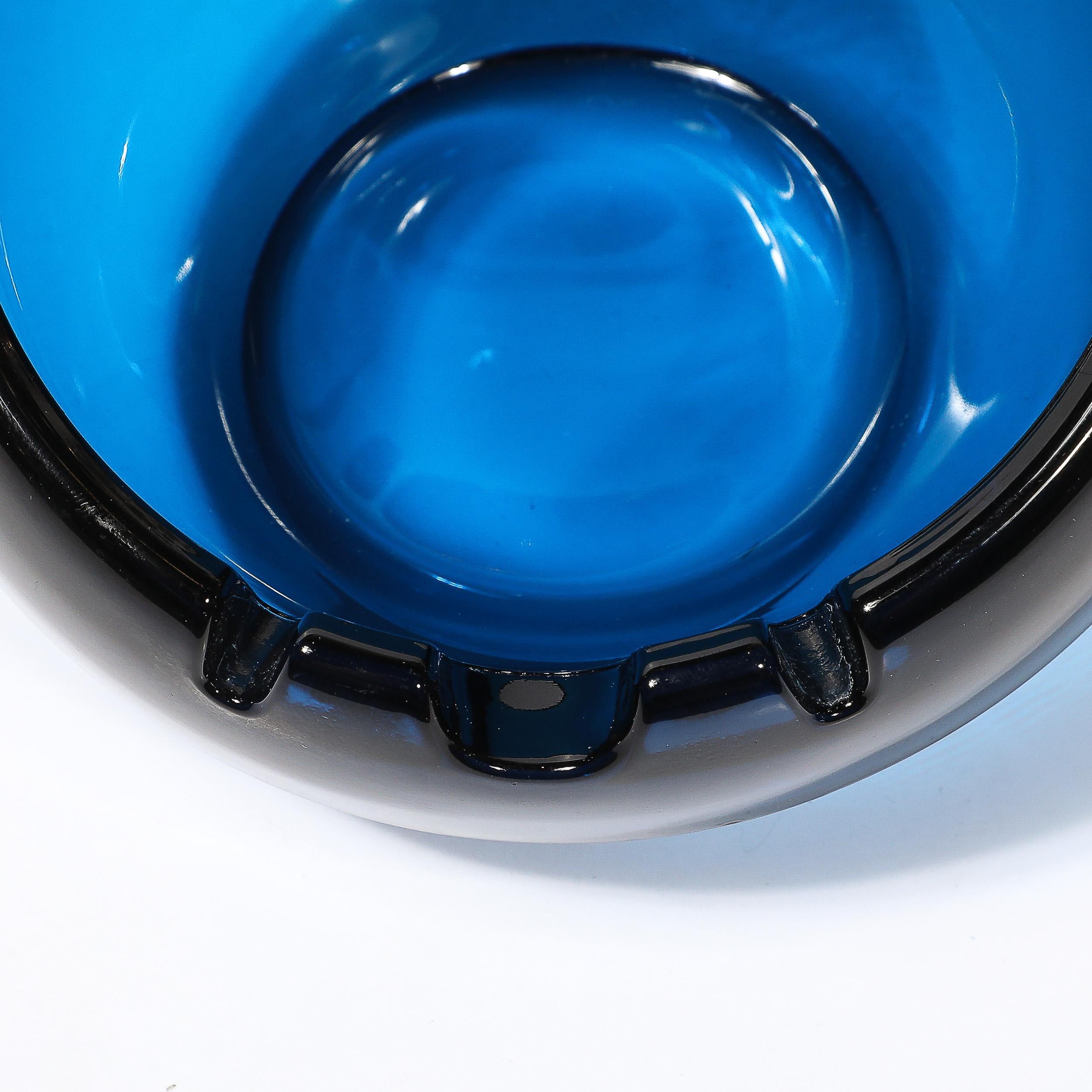 Piatto/vassoio in vetro blu cobalto di Murano soffiato a mano, della metà del secolo scorso. in vendita 2