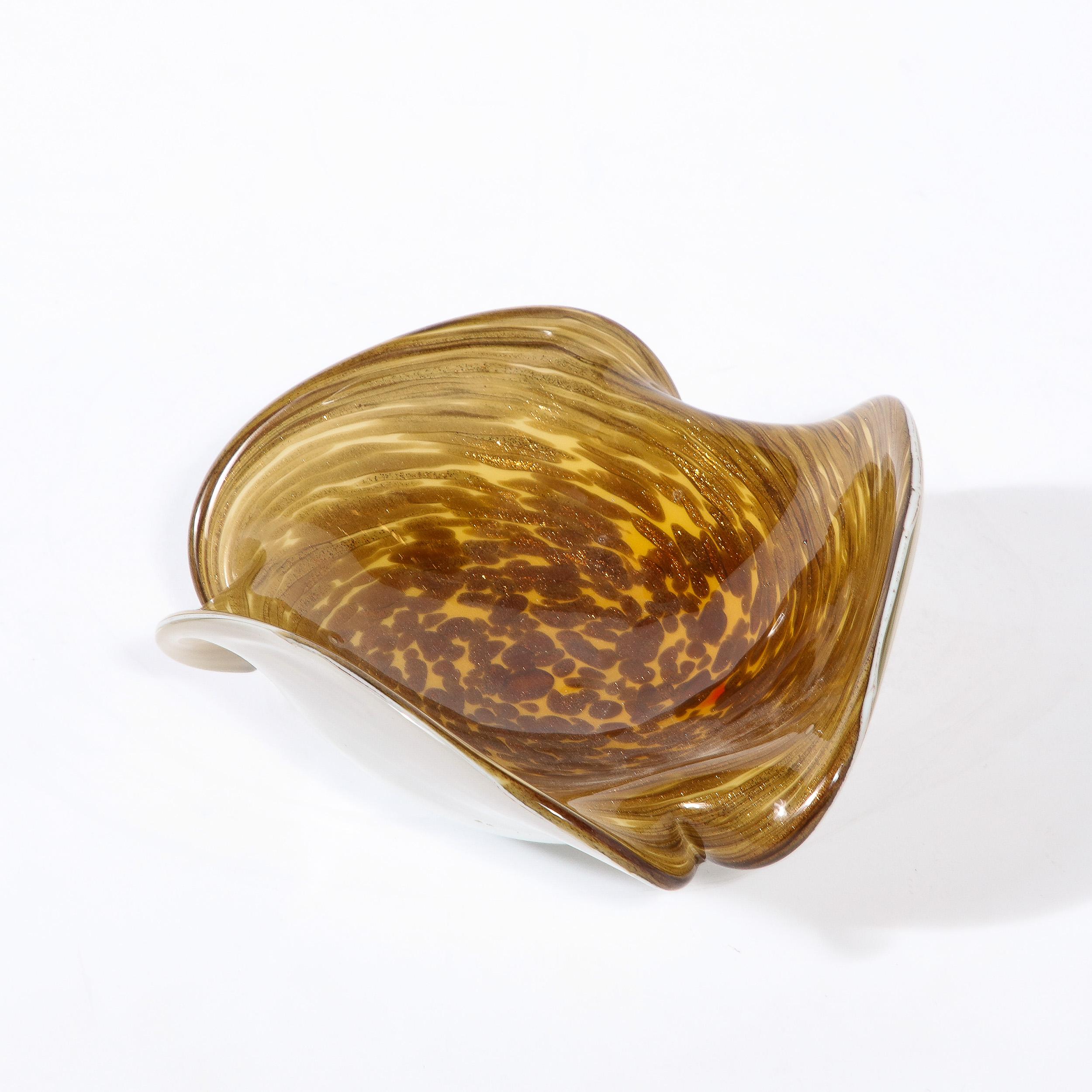Mid-Century Modernist Hand-Blown Murano Glass Dish in Spiraled Yellow Ocre For Sale 6
