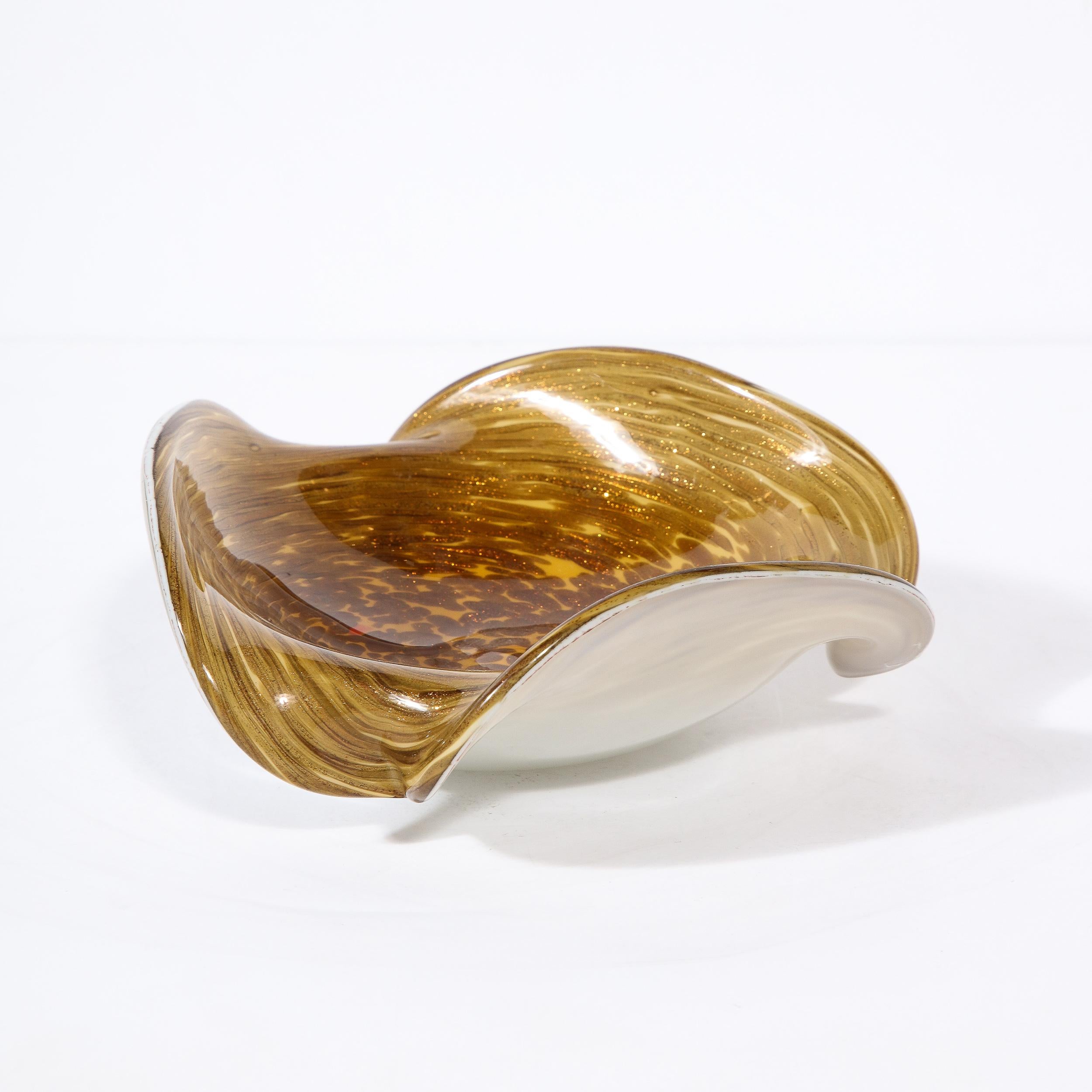 Mid-Century Modernist Hand-Blown Murano Glass Dish in Spiraled Yellow Ocre For Sale 1