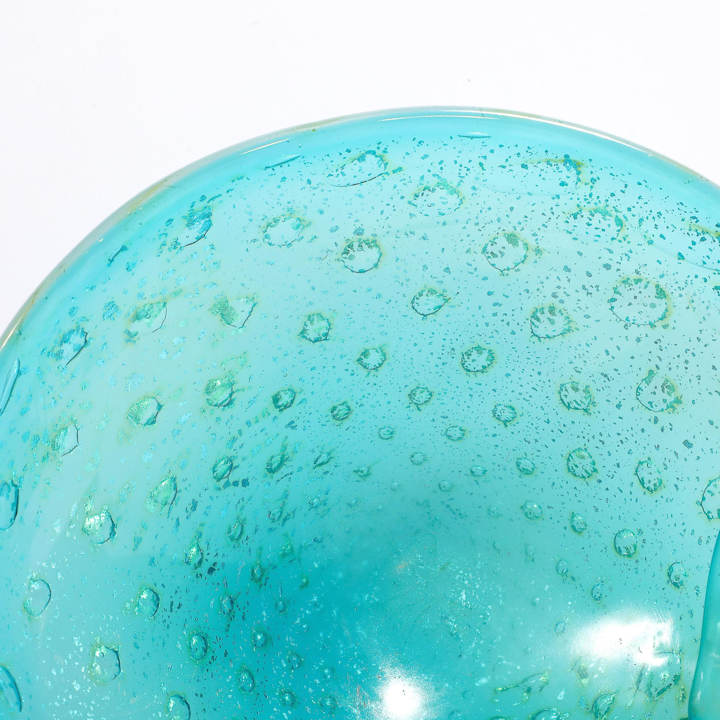 Mid-Century Modernist Hand-Blown Murano Glass Dish W/ Curved Detailing In Excellent Condition For Sale In New York, NY
