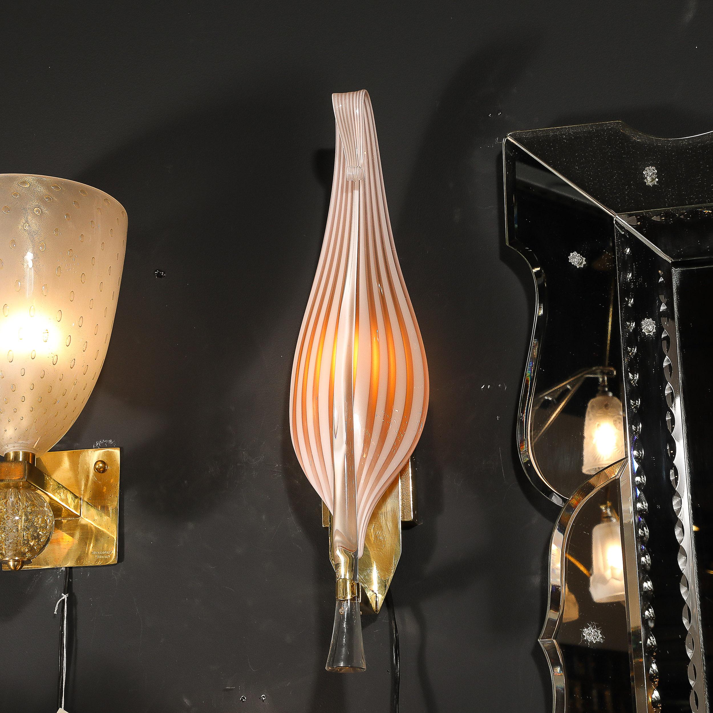 Late 20th Century Mid-Century Modernist Hand-Blown Murano Glass Leaf Sconces by Franco Luce For Sale