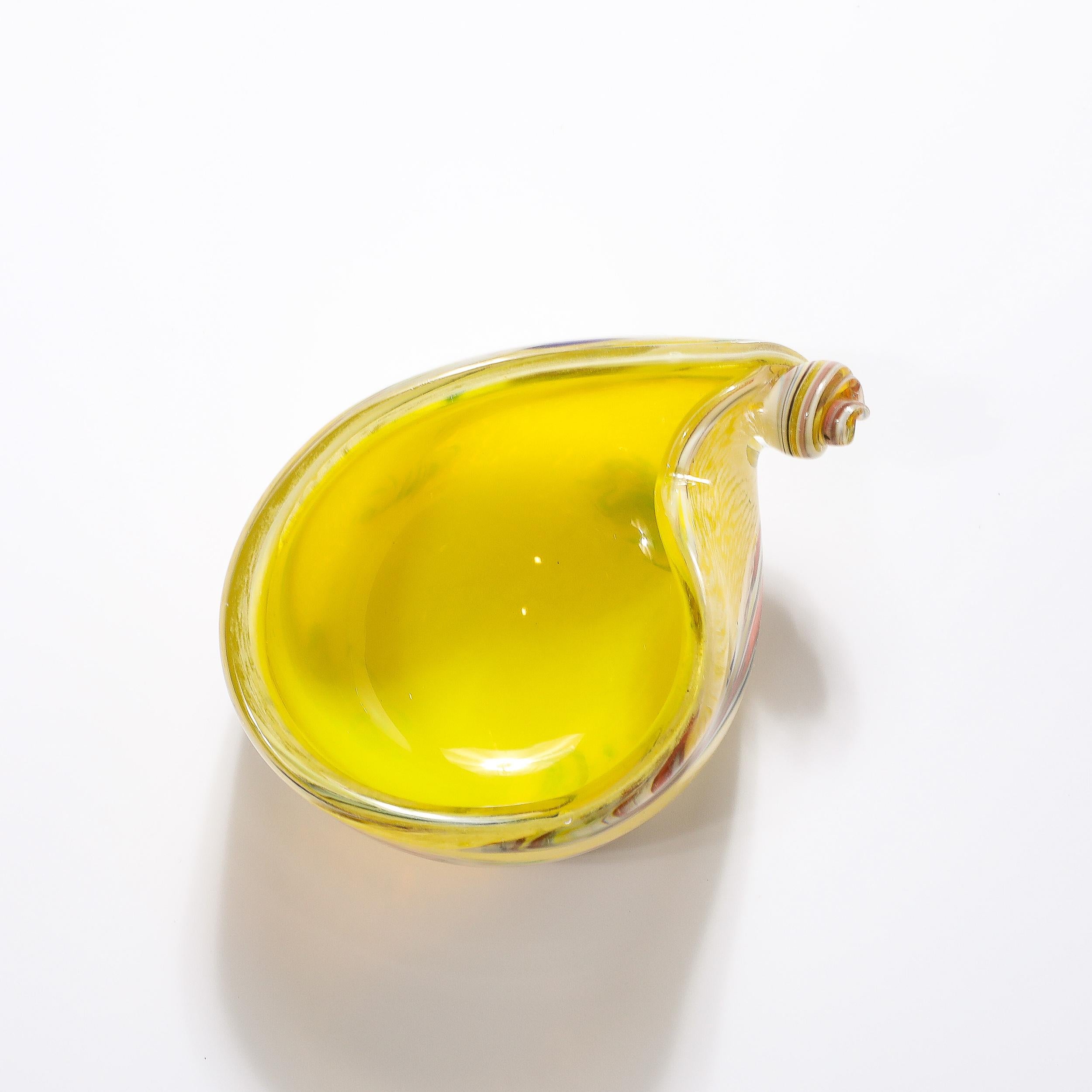 Coupe en forme de coquillage en verre de Murano soufflé à la main et de style moderne du milieu du siècle, jaune citron en vente 4
