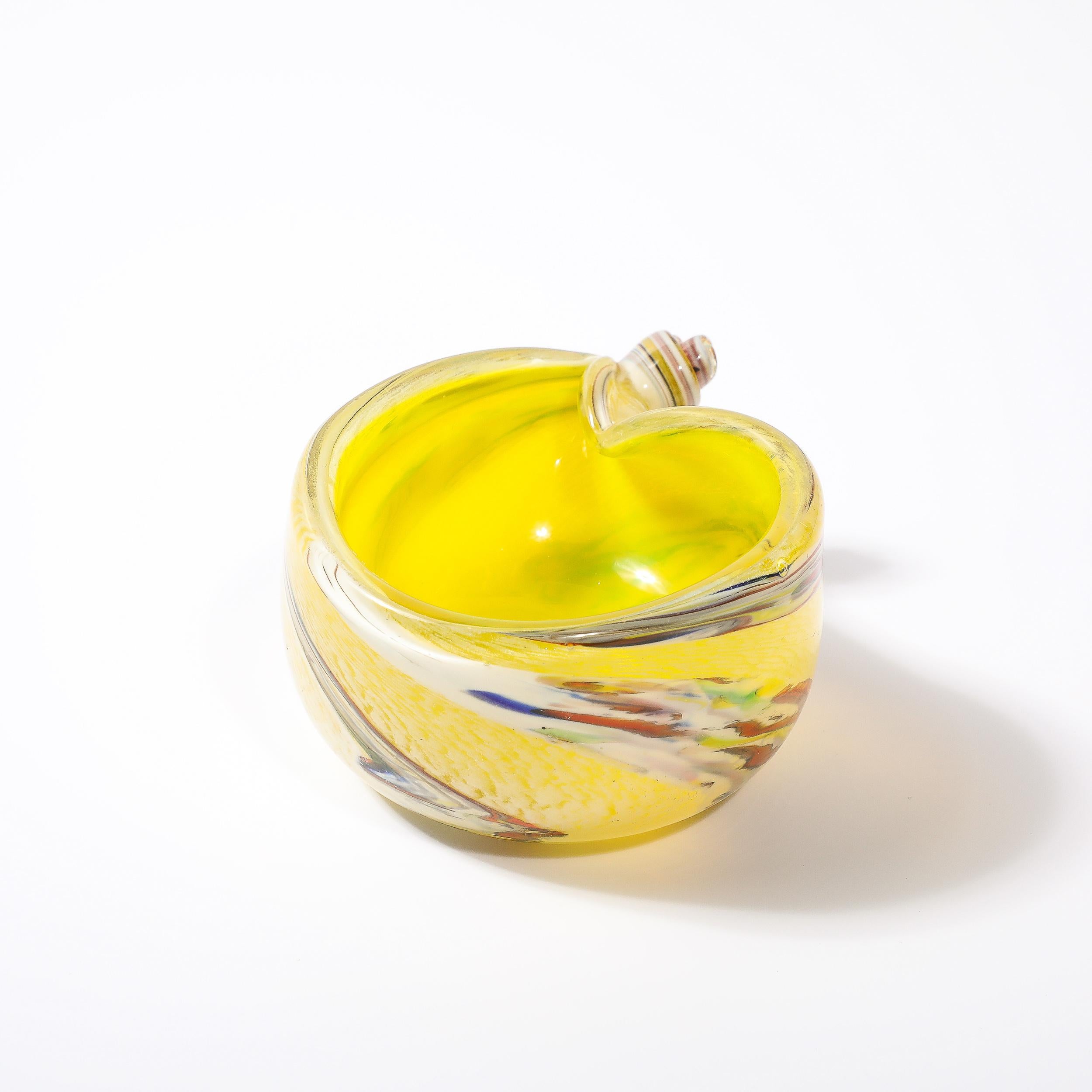 Mid-Century Modernist Hand-Blown Murano Glass Shell Form Bowl in Lemon Yellow In Excellent Condition For Sale In New York, NY