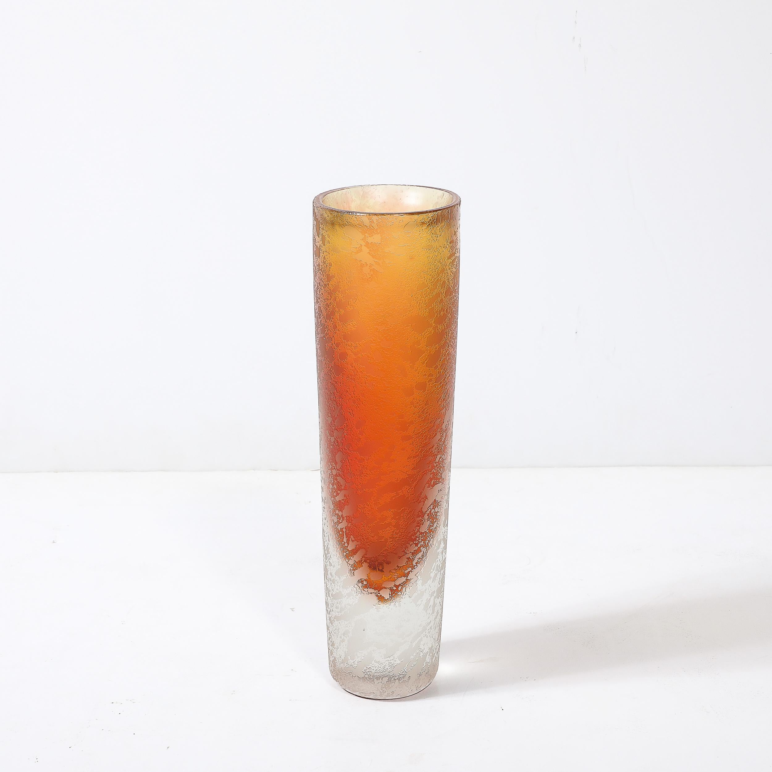 Verre de Murano Mid-Century Modernist Hand-Blown Murano Glass Vase in Apricot W/ Mottled Texture en vente