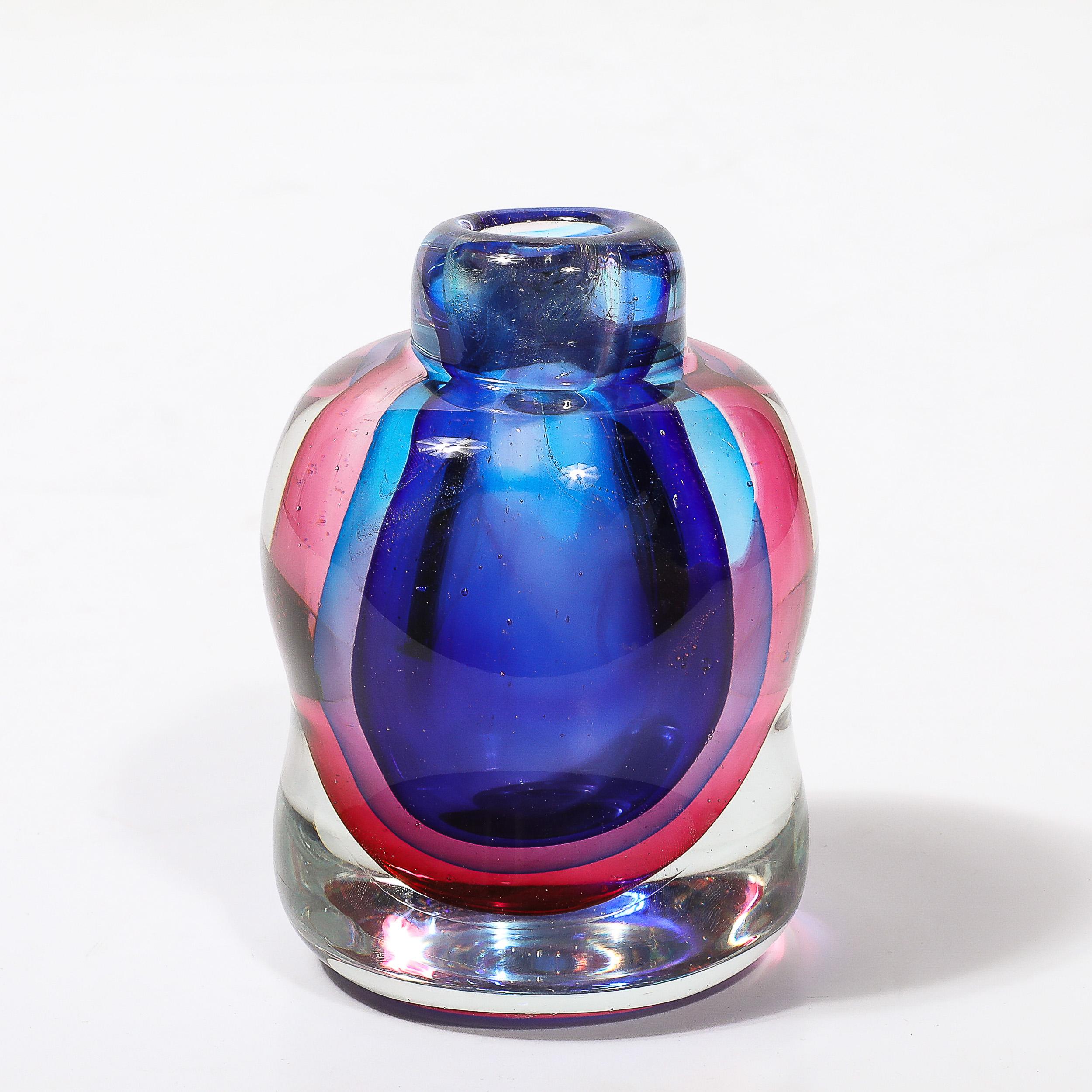 Vase moderniste du milieu du siècle dernier en verre de Murano soufflé à la main avec détails Sommerso Excellent état - En vente à New York, NY