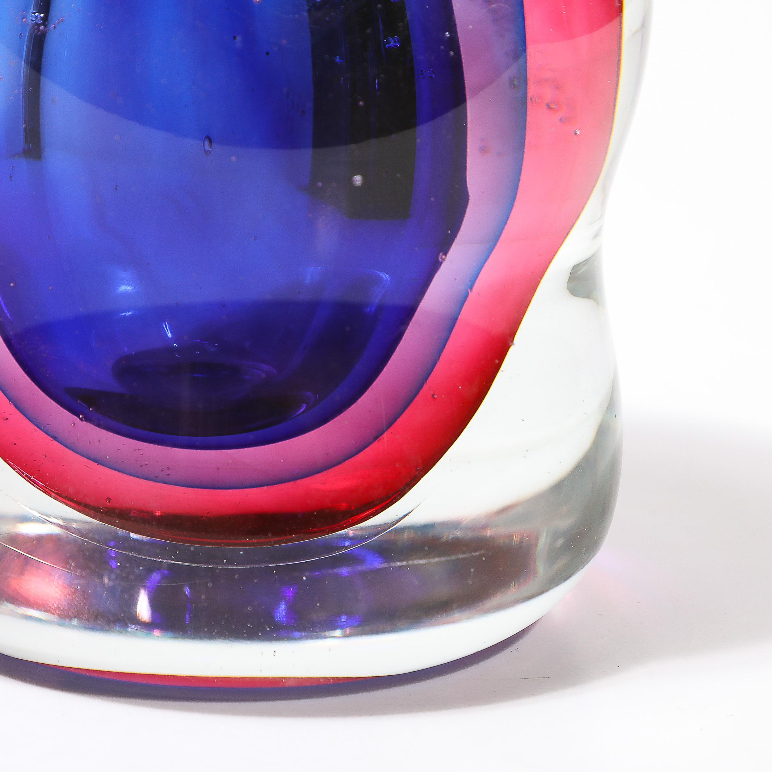 Vase moderniste du milieu du siècle dernier en verre de Murano soufflé à la main avec détails Sommerso en vente 2