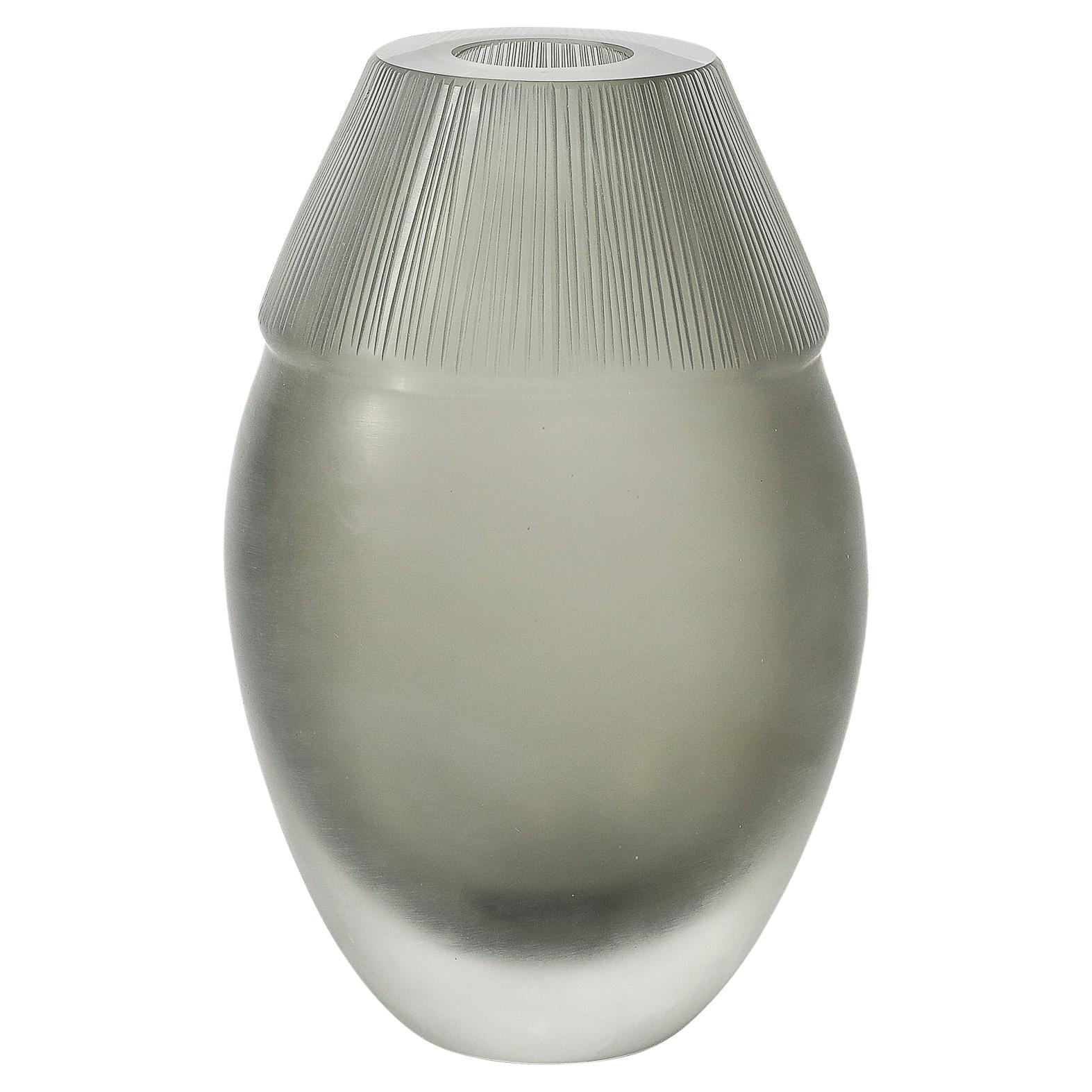 Modernistische mundgeblasene Murano-Rauchglasvase aus der Mitte des Jahrhunderts mit gewölbten Details