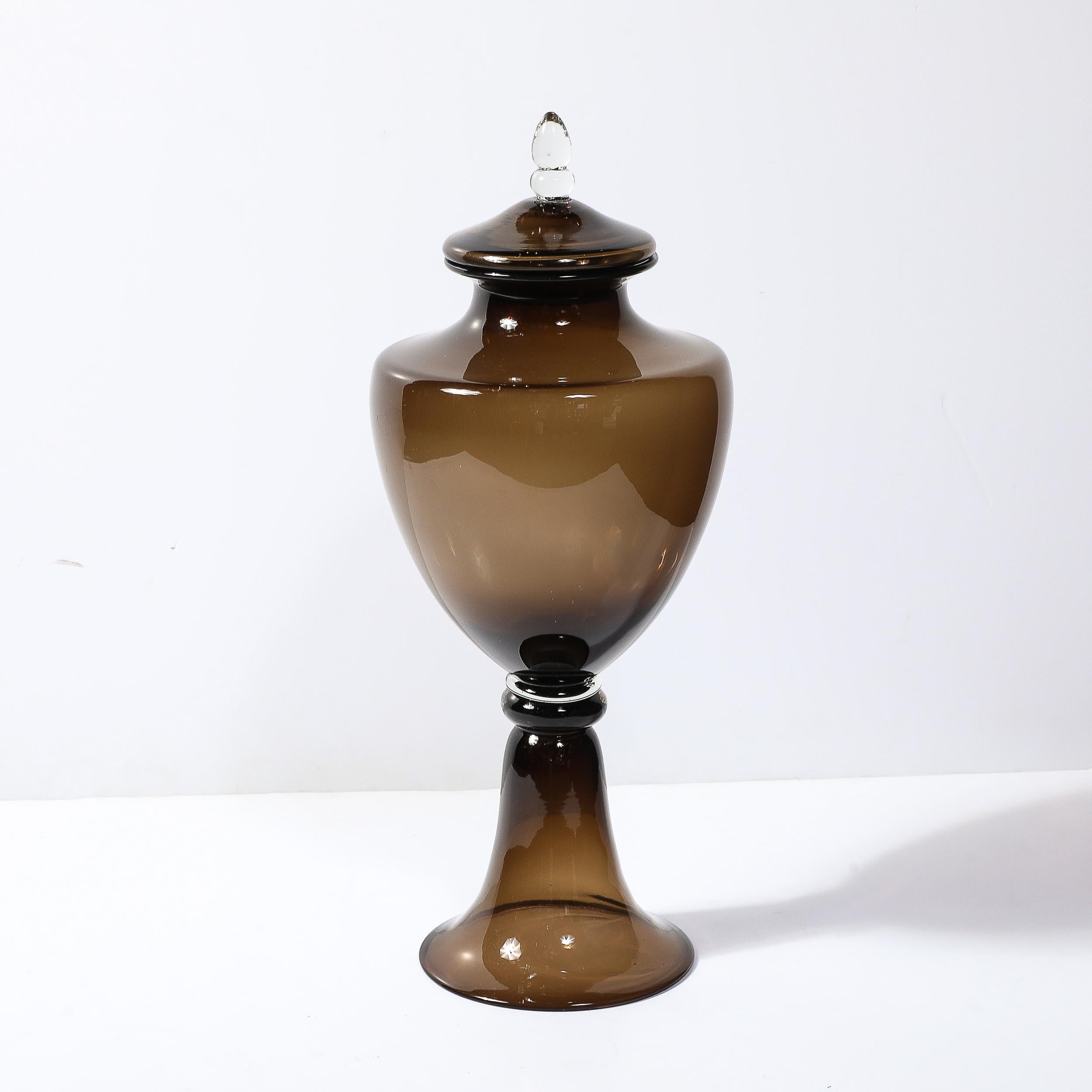 Vetro di Murano Centrotavola a forma di urna in vetro di Murano soffiato a mano del metà del secolo scorso in vendita