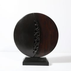 Escultura orgánica tallada a mano modernista de mediados de siglo firmada por Carol Setterlund