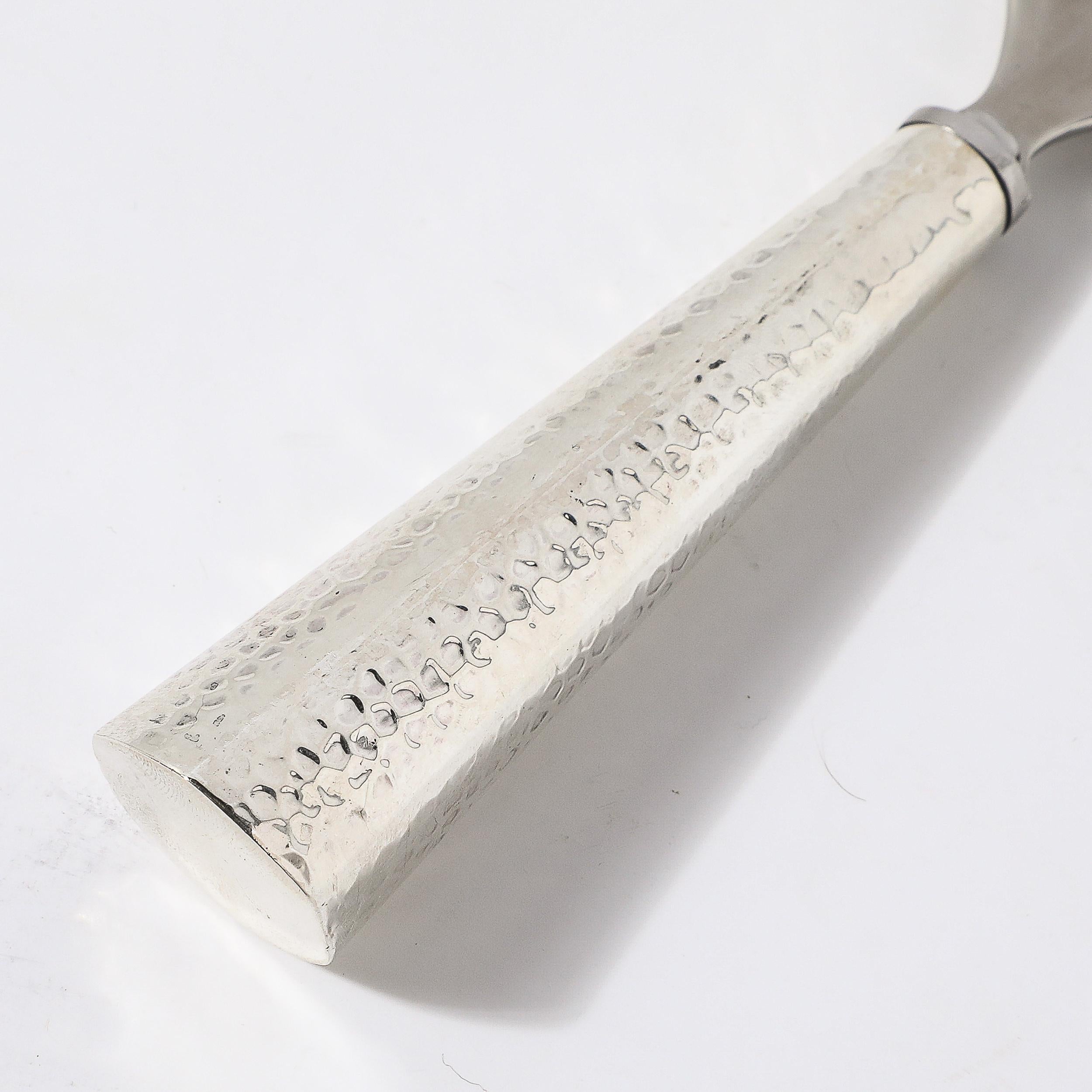 Argento 925 Apribottiglie in argento sterling martellato a mano in stile modernista del metà secolo in vendita