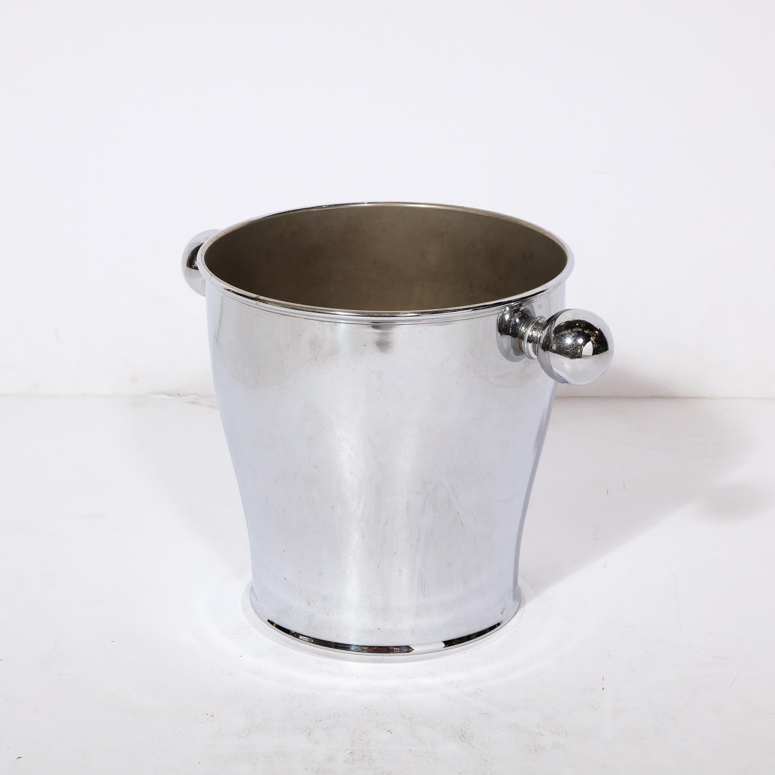 Mid-Century Modernist Ice Bucket in Chrome with Rounded Handles  In Excellent Condition For Sale In New York, NY