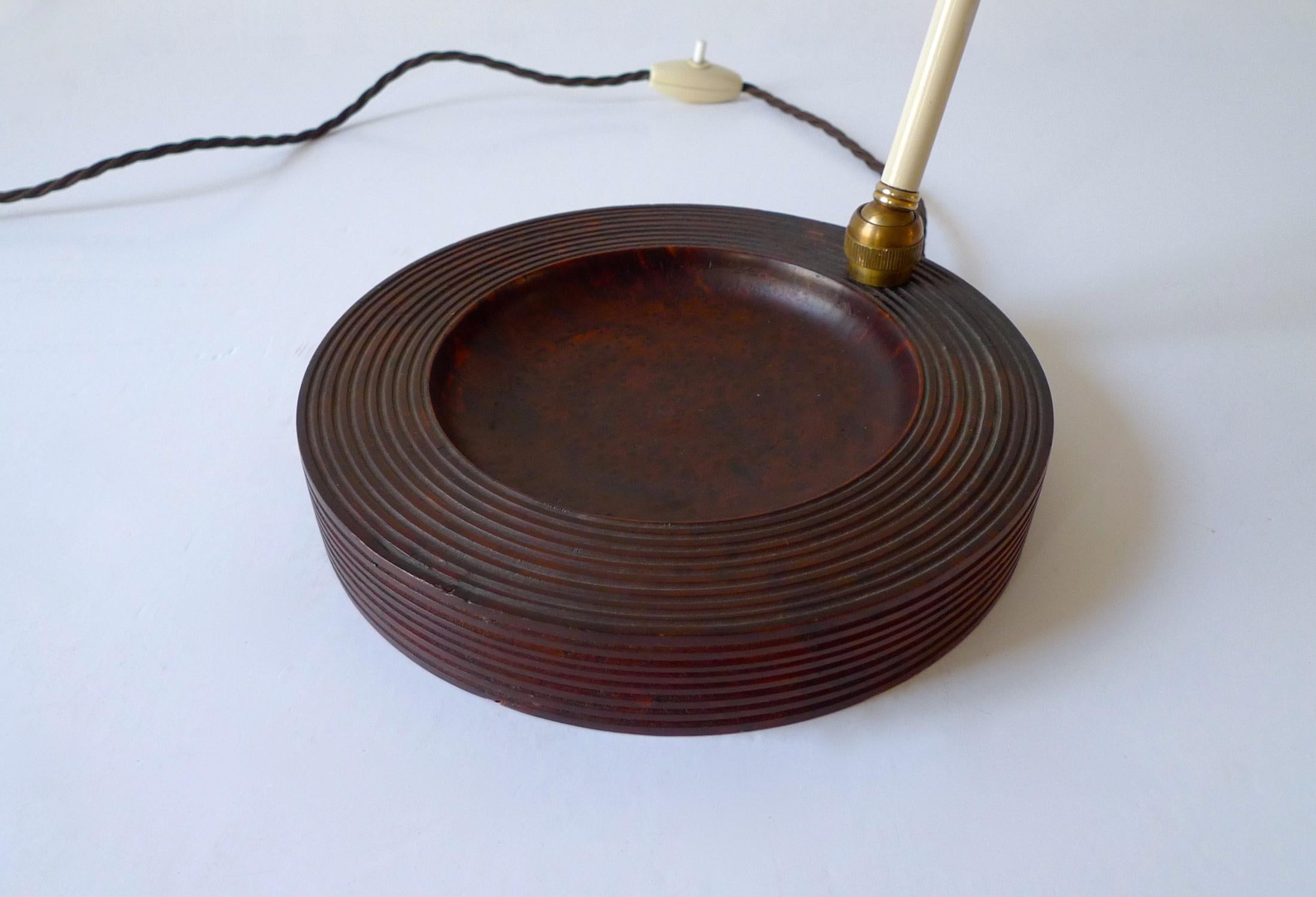 Mid-Century Modernist Italian Brass & Burl Table Lamp, 1950s 1