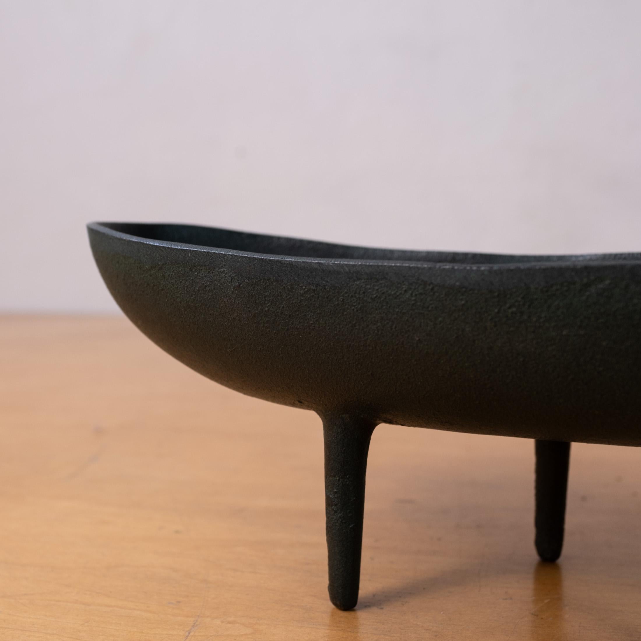 Mid Century Modernist Japanese Iron Ikebana Planter In Good Condition In San Diego, CA