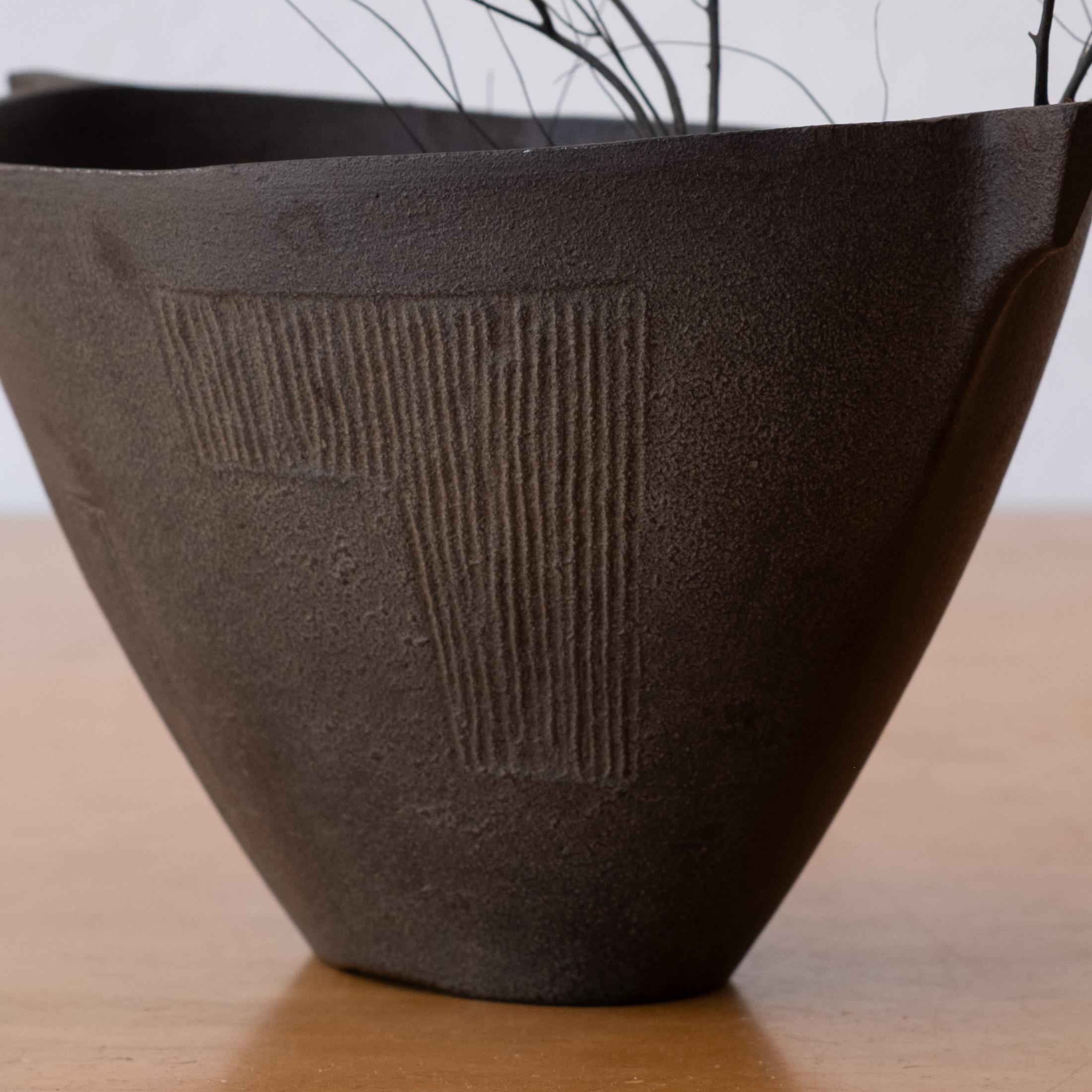 Mid Century Modernist Japanese Iron Ikebana Planter In Good Condition For Sale In San Diego, CA
