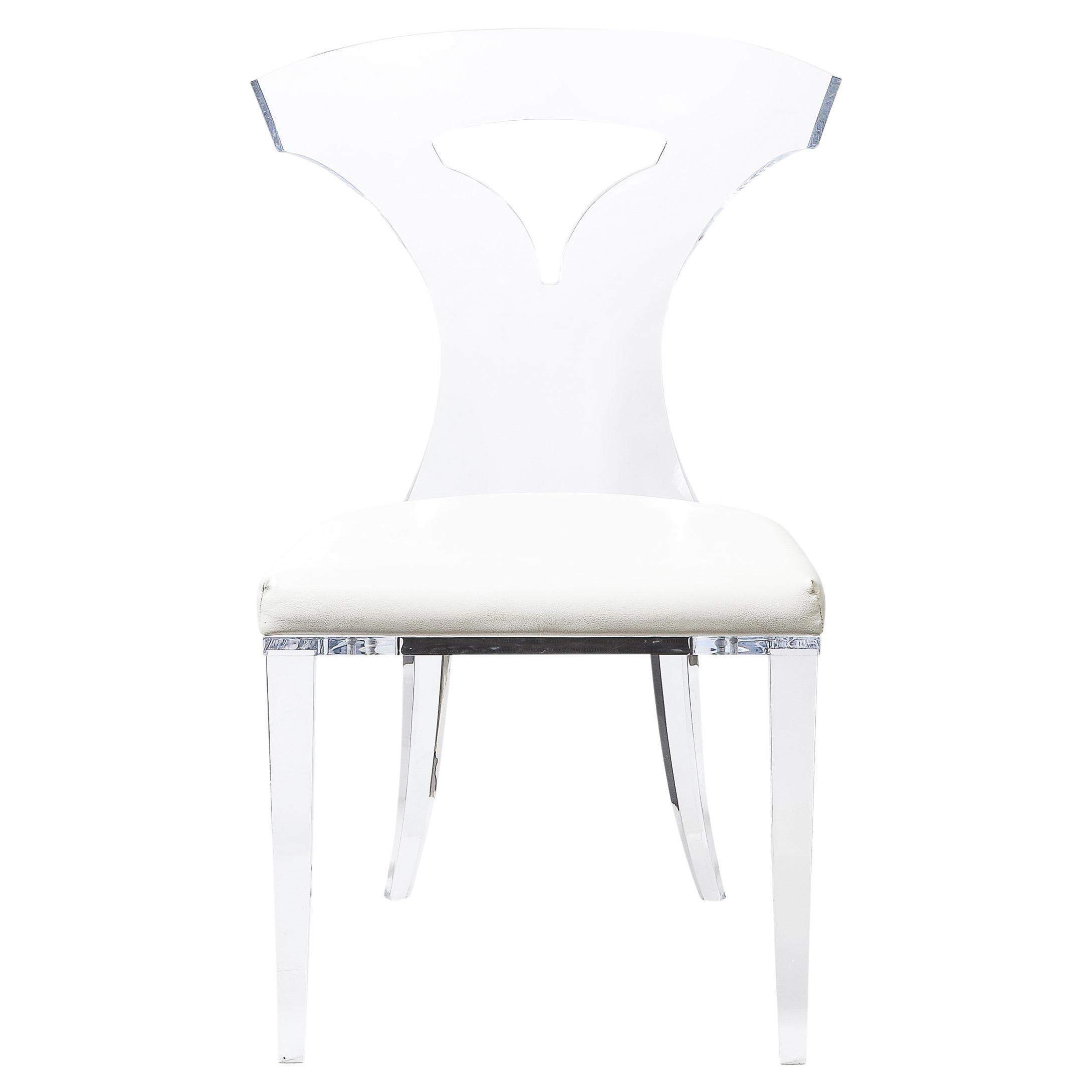Chaise Klismos moderniste du milieu du siècle dernier avec revêtement en cuir blanc