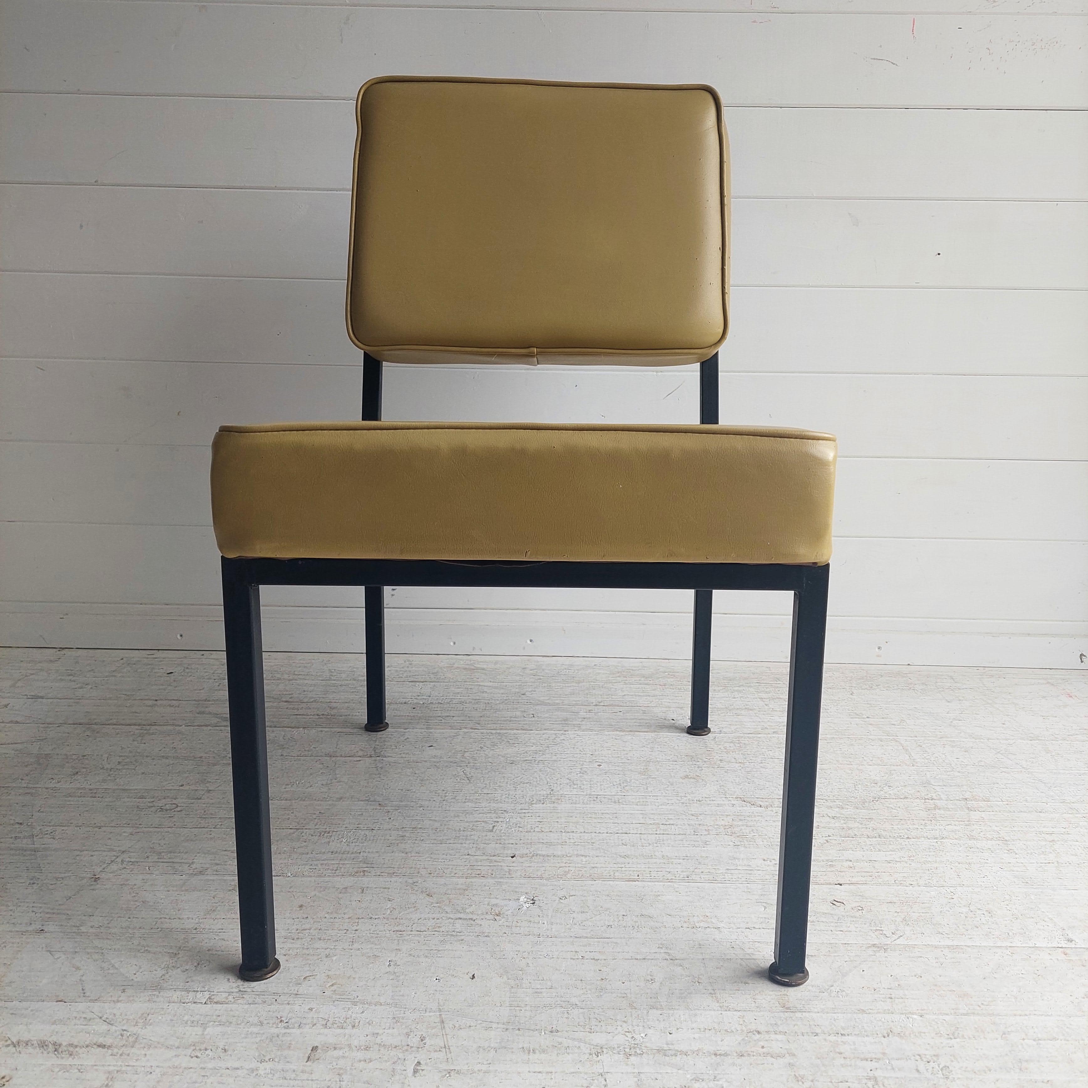 Mid Century Modernist lounge chair Metal & vinyl reception bedroom armchair 50s 3