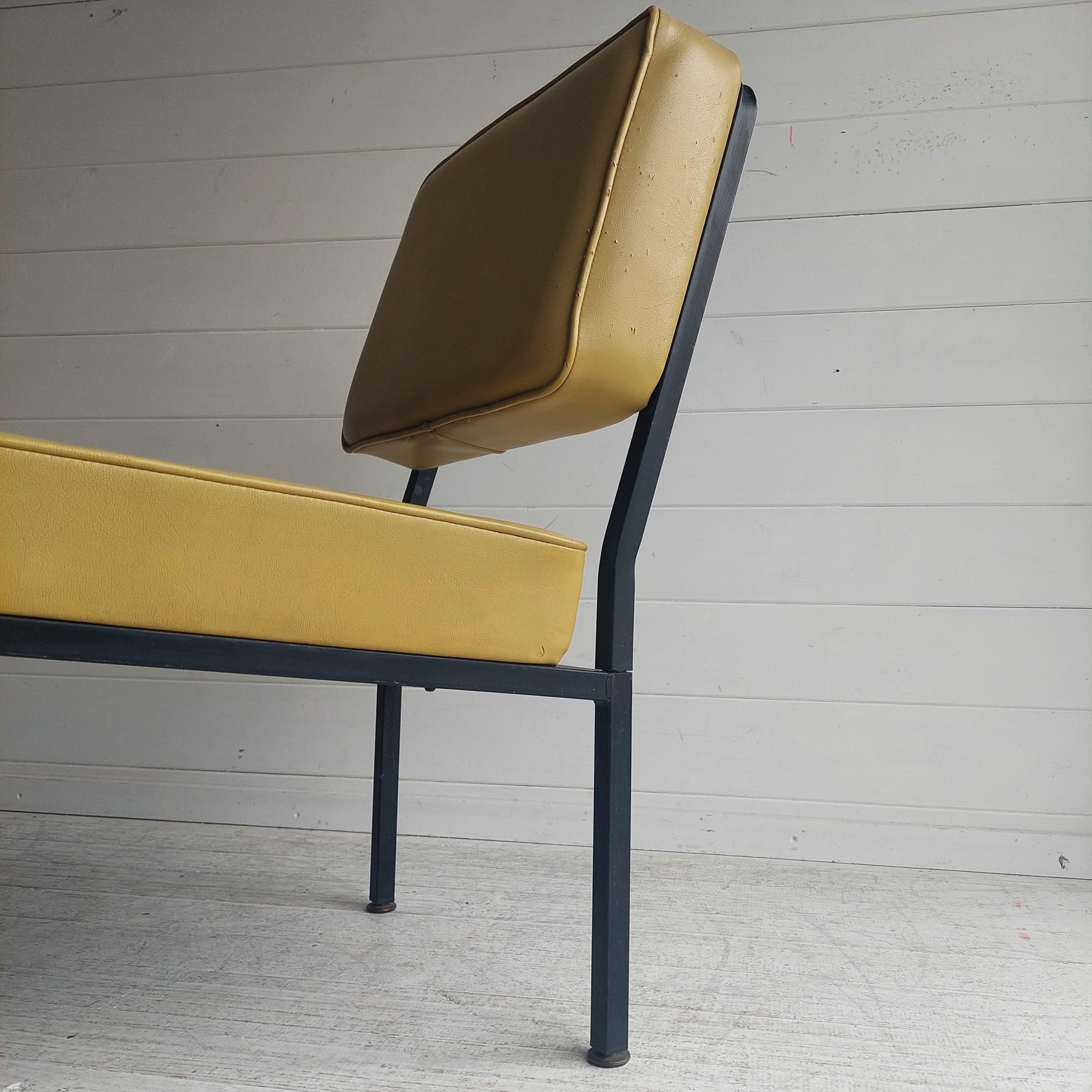 Mid Century Modernist lounge chair Metal & vinyl reception bedroom armchair 50s In Good Condition In Leamington Spa, GB