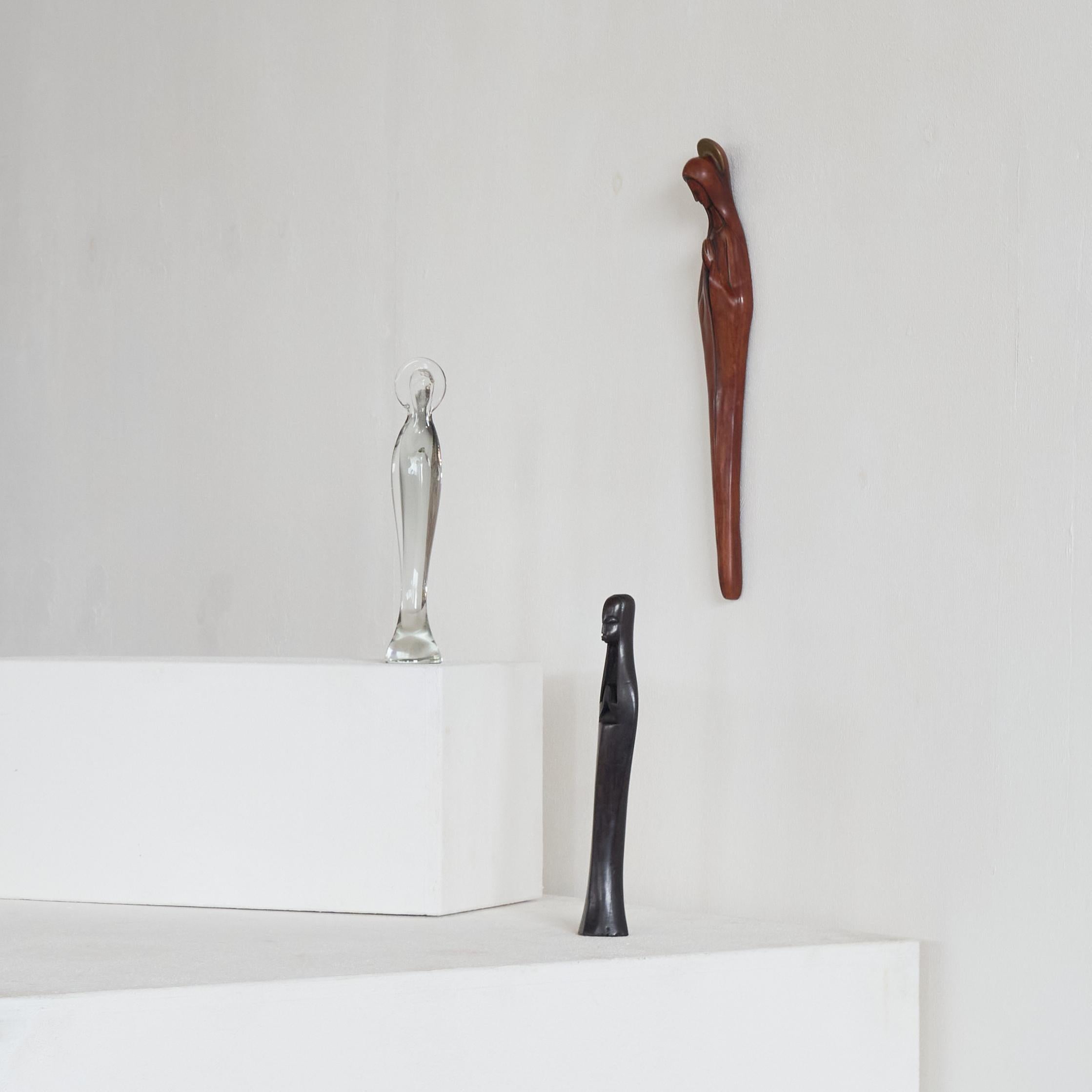 Madonna modernista di metà secolo in Wood scolpito 1950 in vendita 1