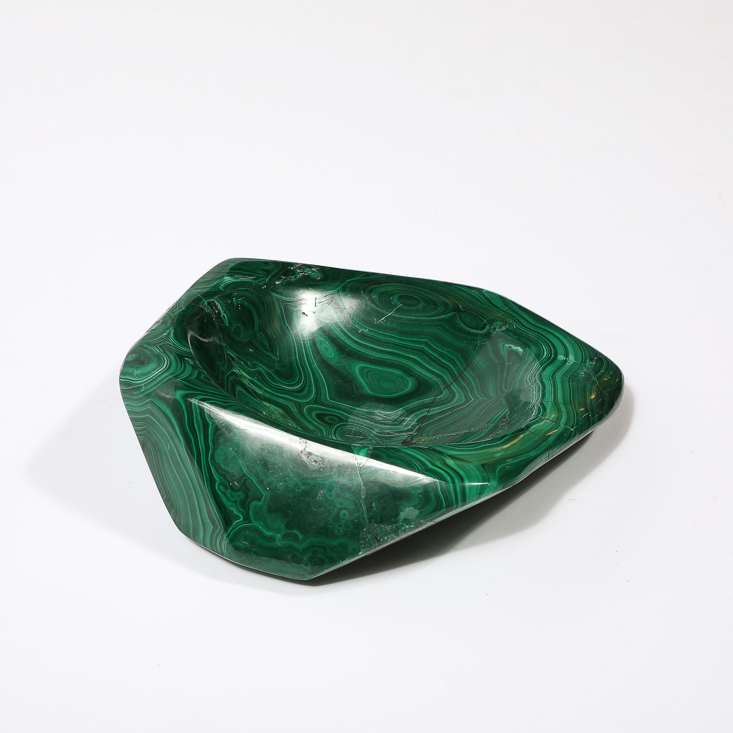 Bol/cendrier en malachite moderniste du milieu du siècle Excellent état - En vente à New York, NY
