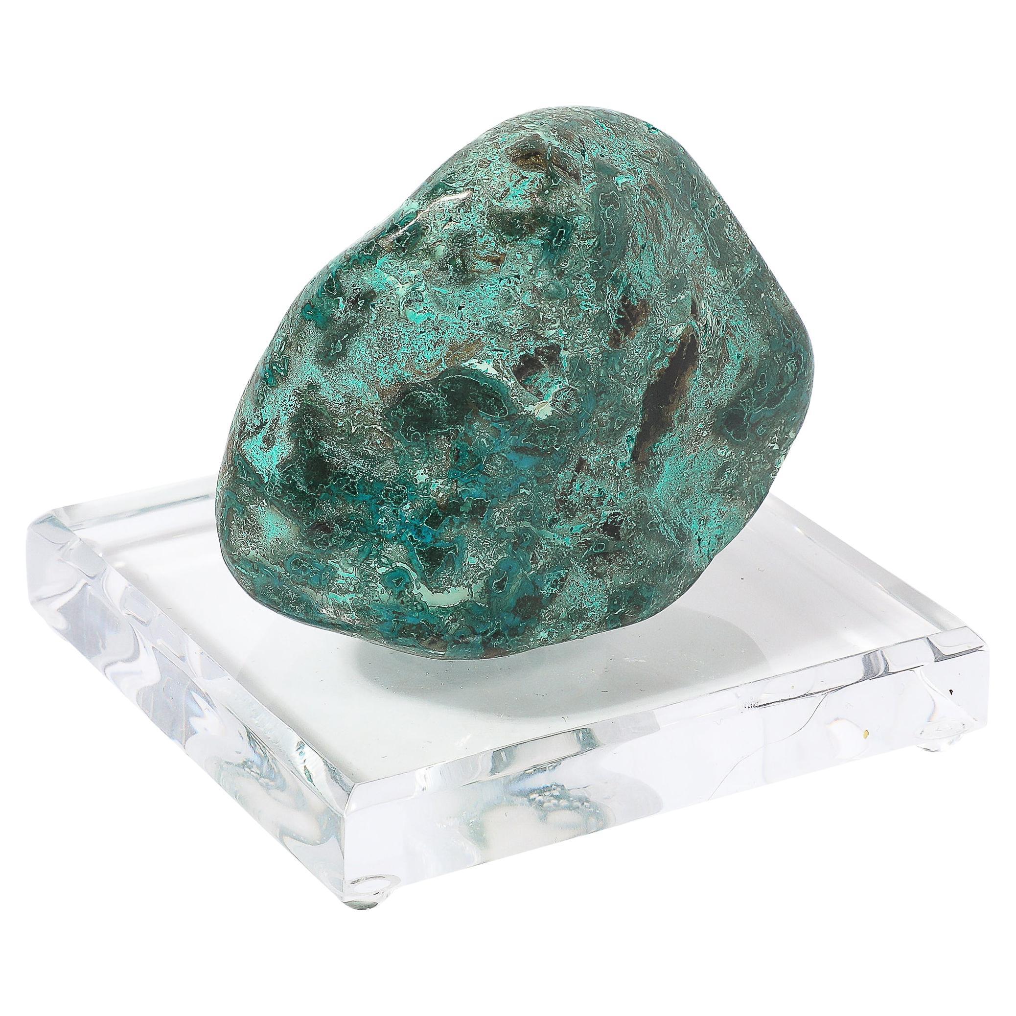 Specimen di malachite modernista di metà secolo su base di lucite sfaccettata di HOLLY HUNT in vendita