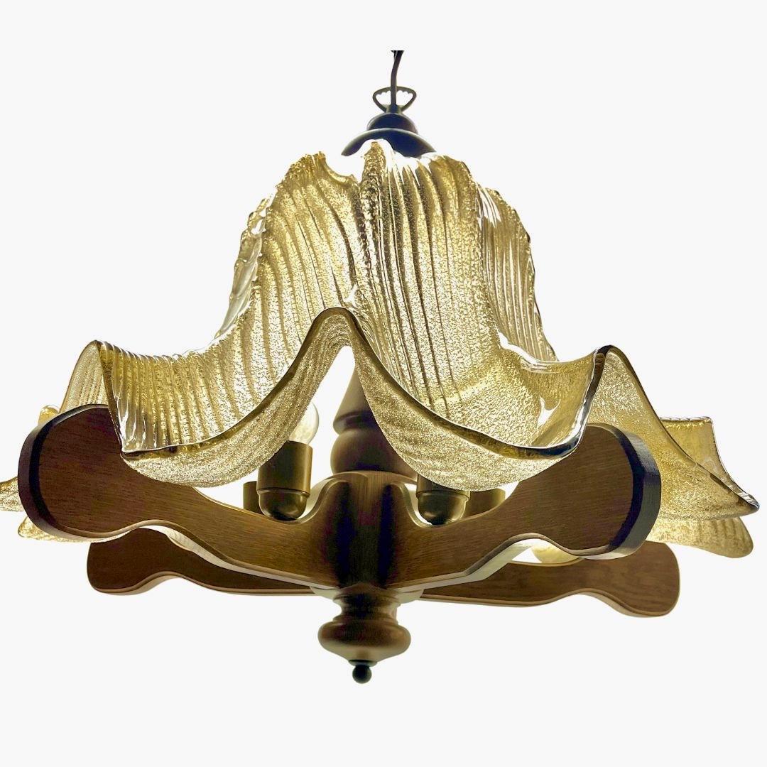 Moderniste du milieu du siècle, Mazzega  Lampe à suspension, attribuée à Carlo Nason, années 1960 Bon état - En vente à Verviers, BE