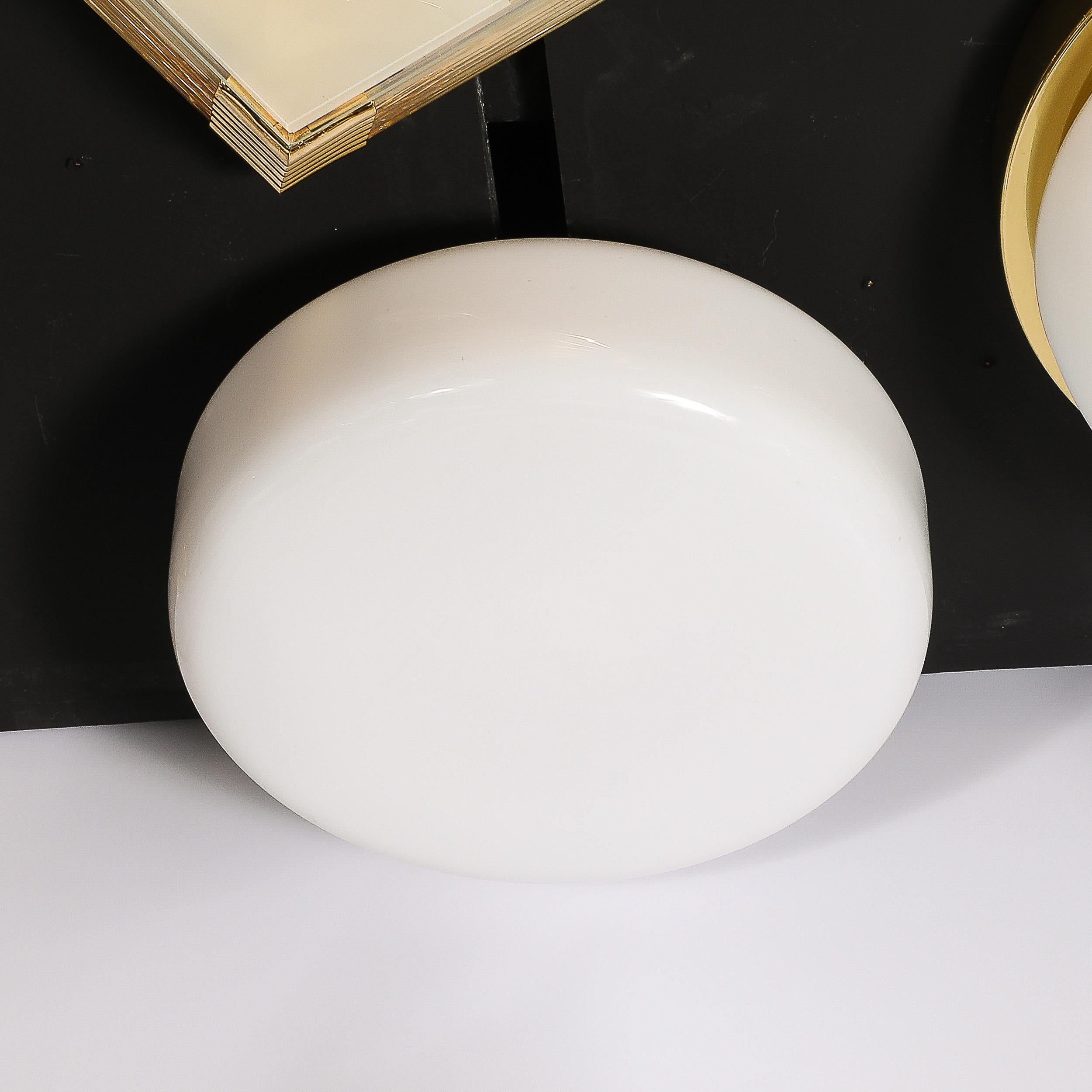 Metà XX secolo Lampadario a filo in vetro latte modernista di metà secolo in vendita