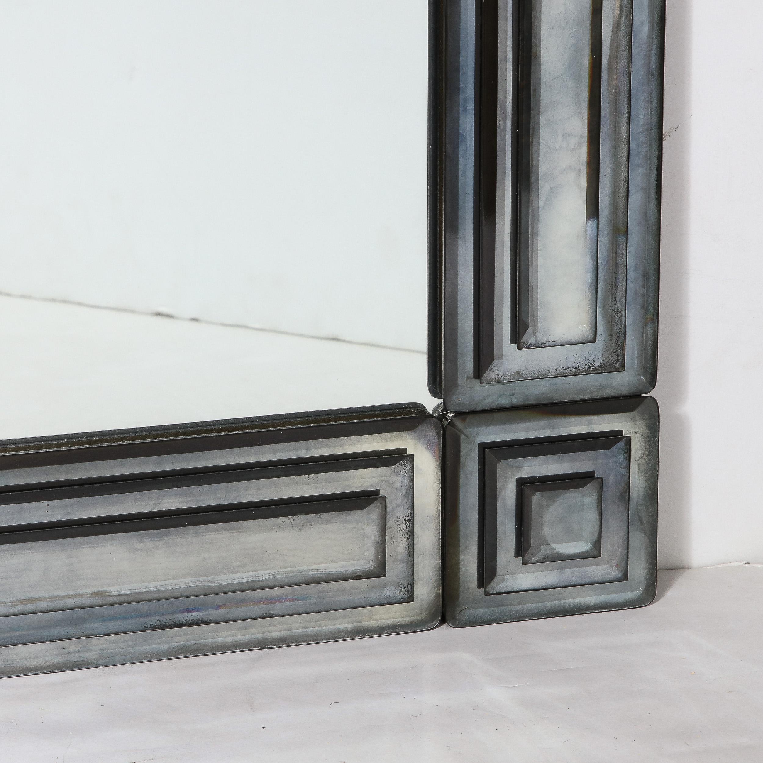 Miroir moderniste du milieu du siècle avec bordure fumée géométrique à niveaux et biseautée en vente 2