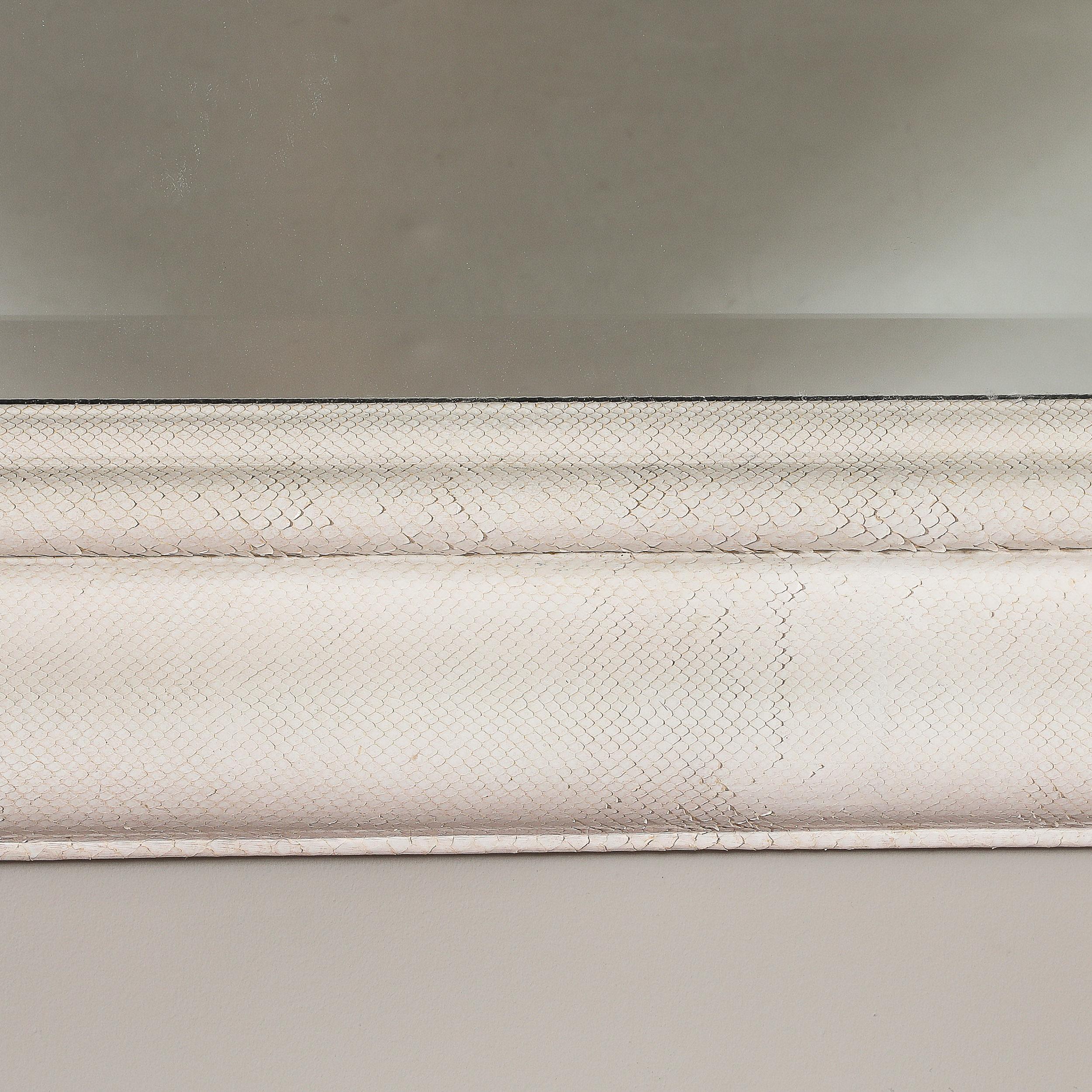 Miroirolding, moderniste du milieu du siècle dernier en python blanc de Karl Springer en vente 4
